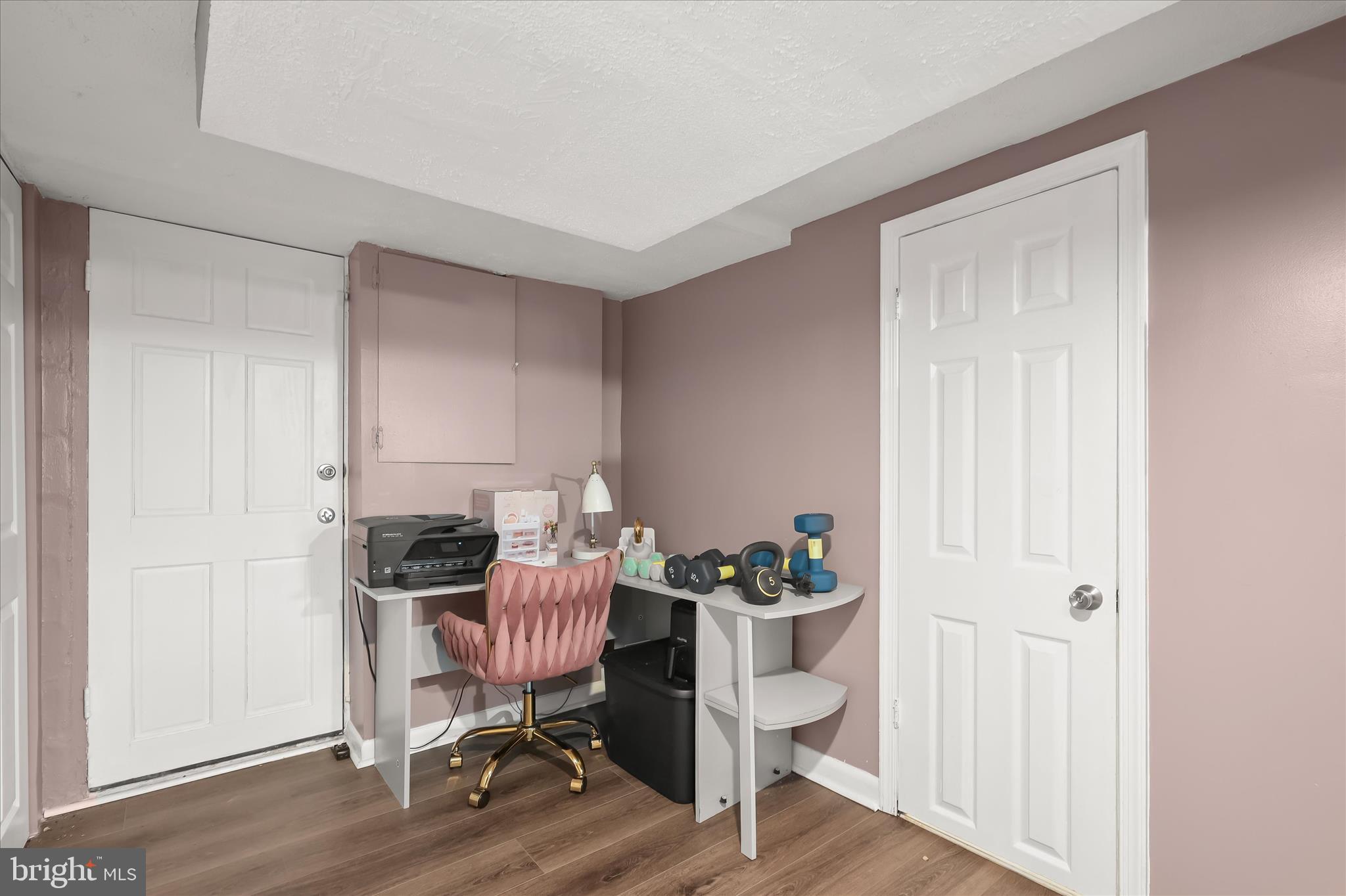 WEST HILLS - Residential