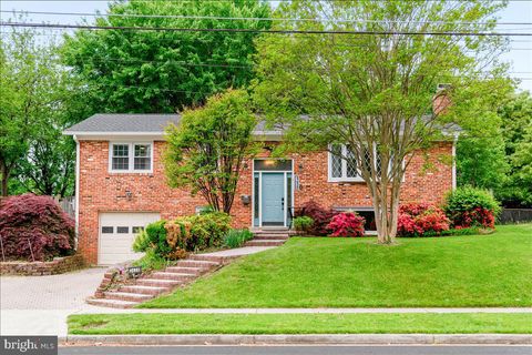 Photo of 3428 Ramsgate Terrace, ALEXANDRIA, VA 22309 (MLS # VAFX2304466)