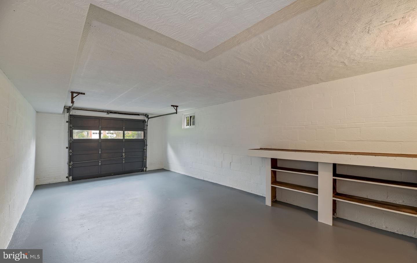 LINCOLNIA HILLS - Residential Lease