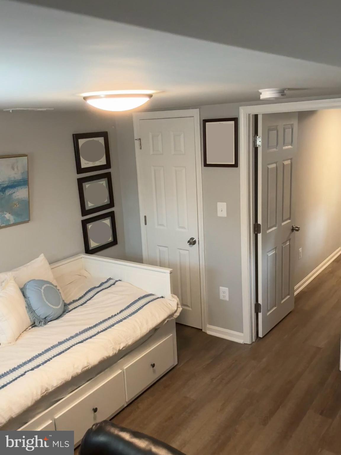 LINCOLNIA HILLS - Residential Lease