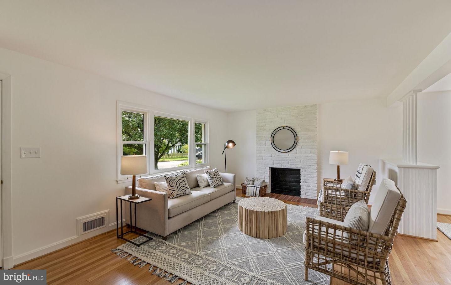 LINCOLNIA HILLS - Residential Lease