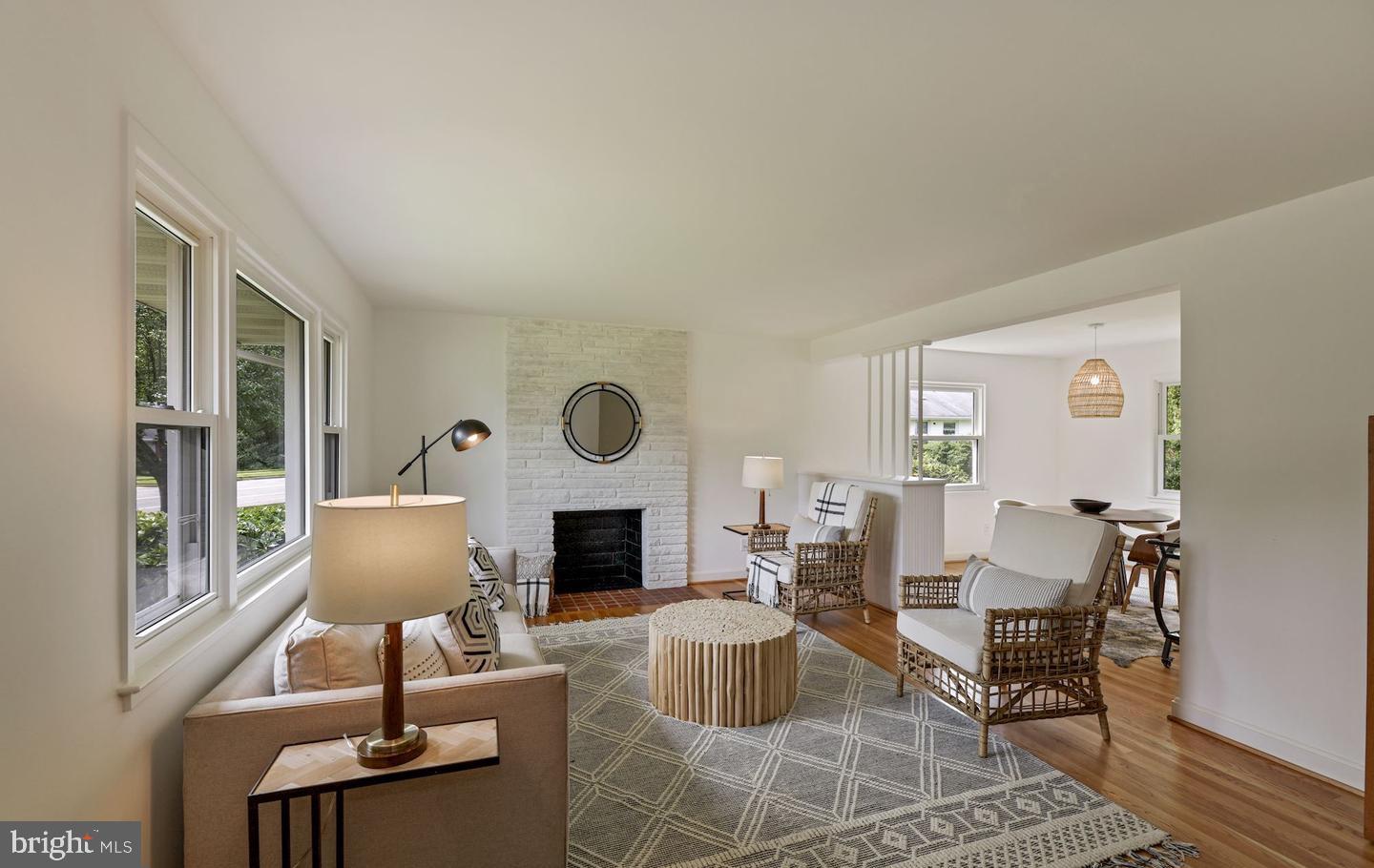 LINCOLNIA HILLS - Residential Lease