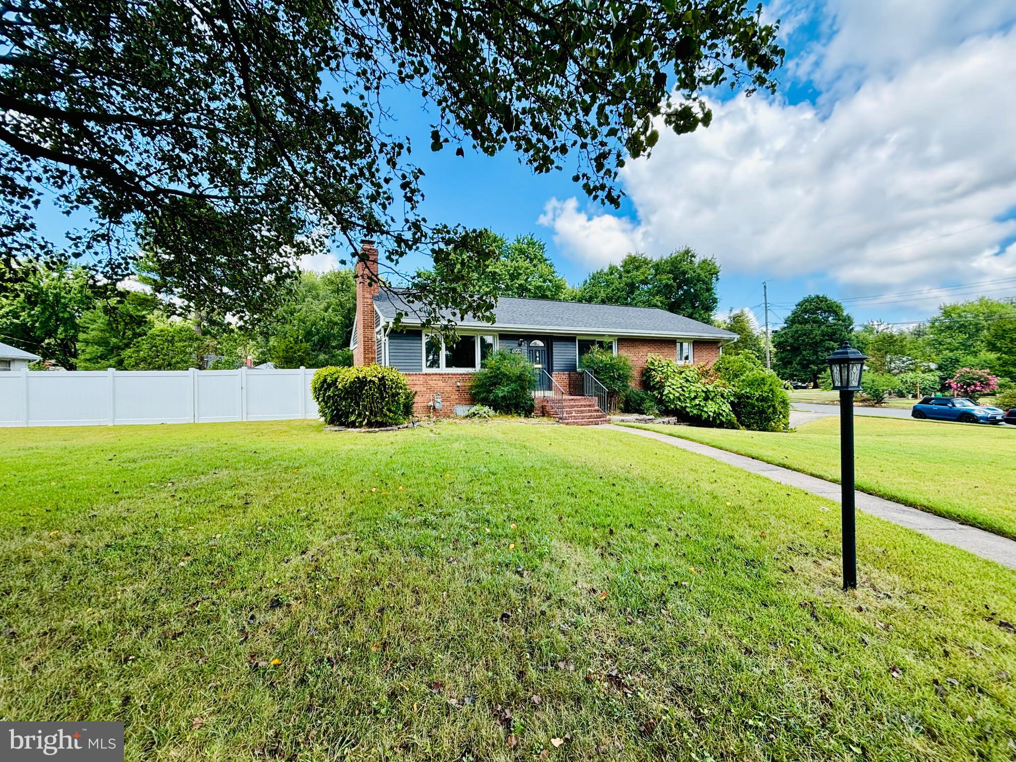 LINCOLNIA HILLS - Residential Lease