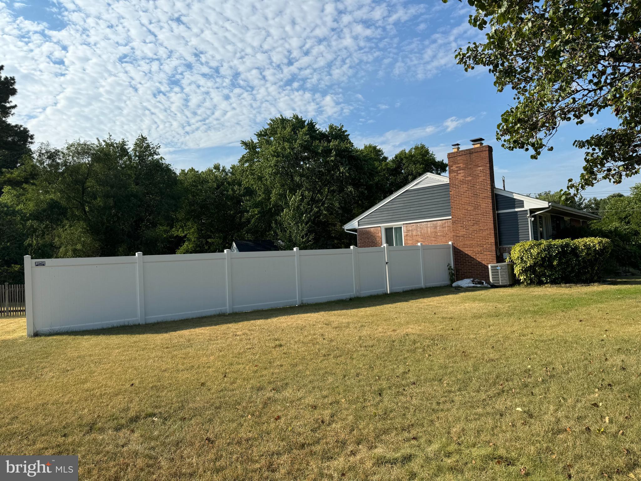 LINCOLNIA HILLS - Residential Lease