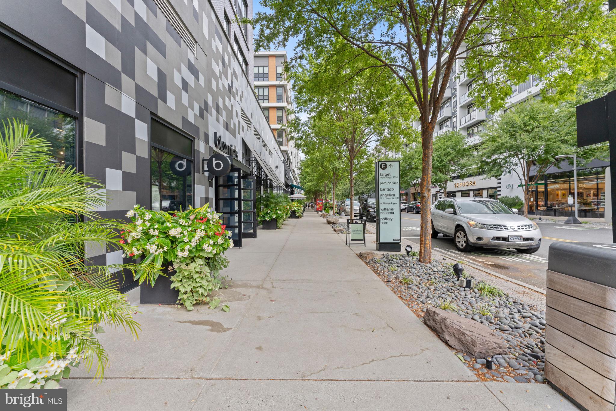 HALSTEAD AT THE METRO - Residential