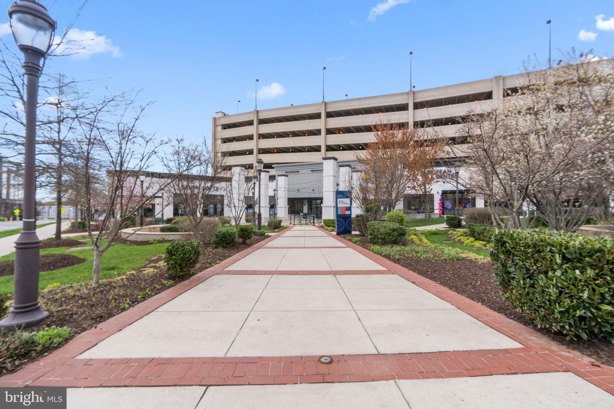 HALSTEAD AT THE METRO - Residential