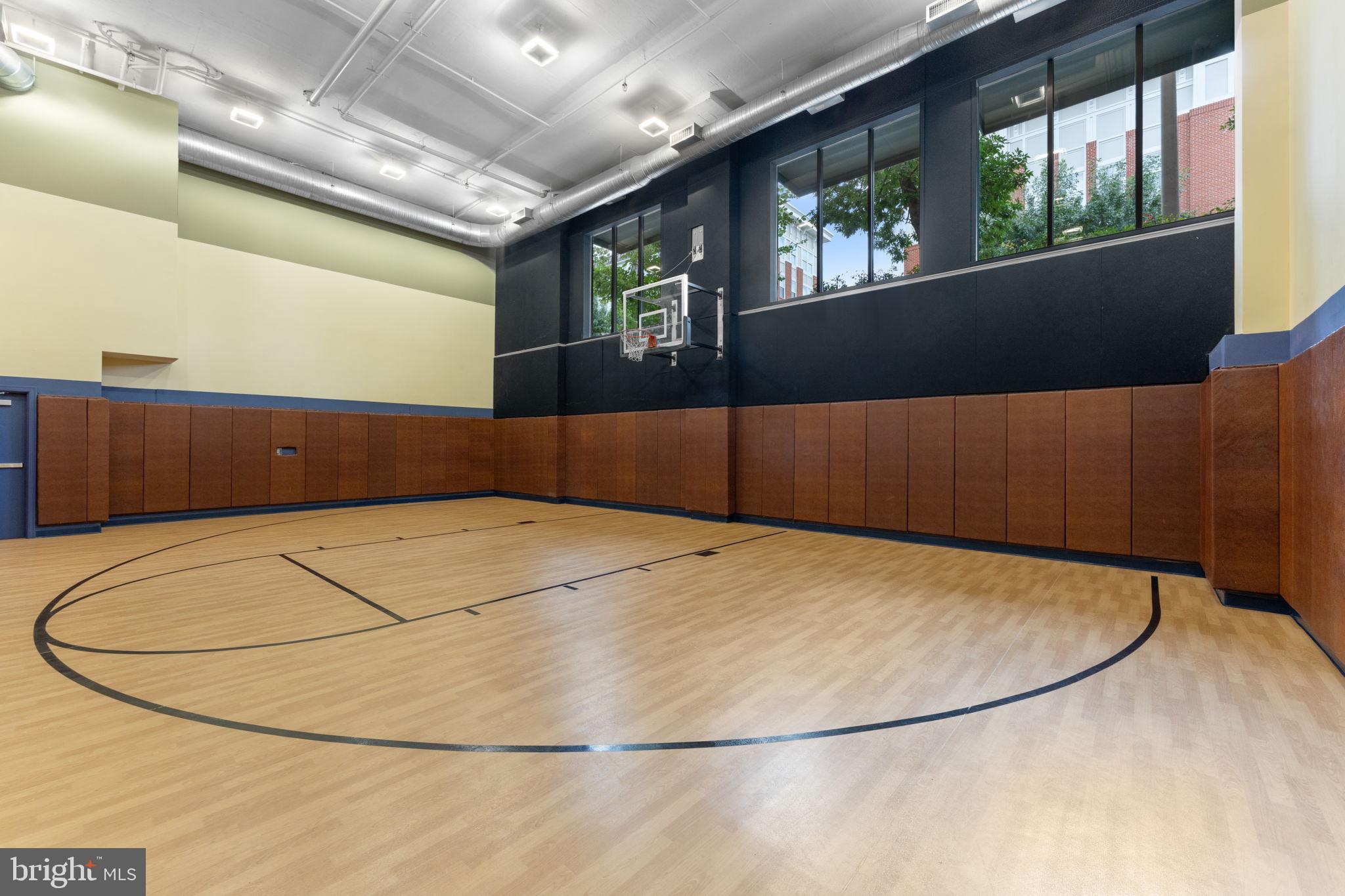 HALSTEAD AT THE METRO - Residential