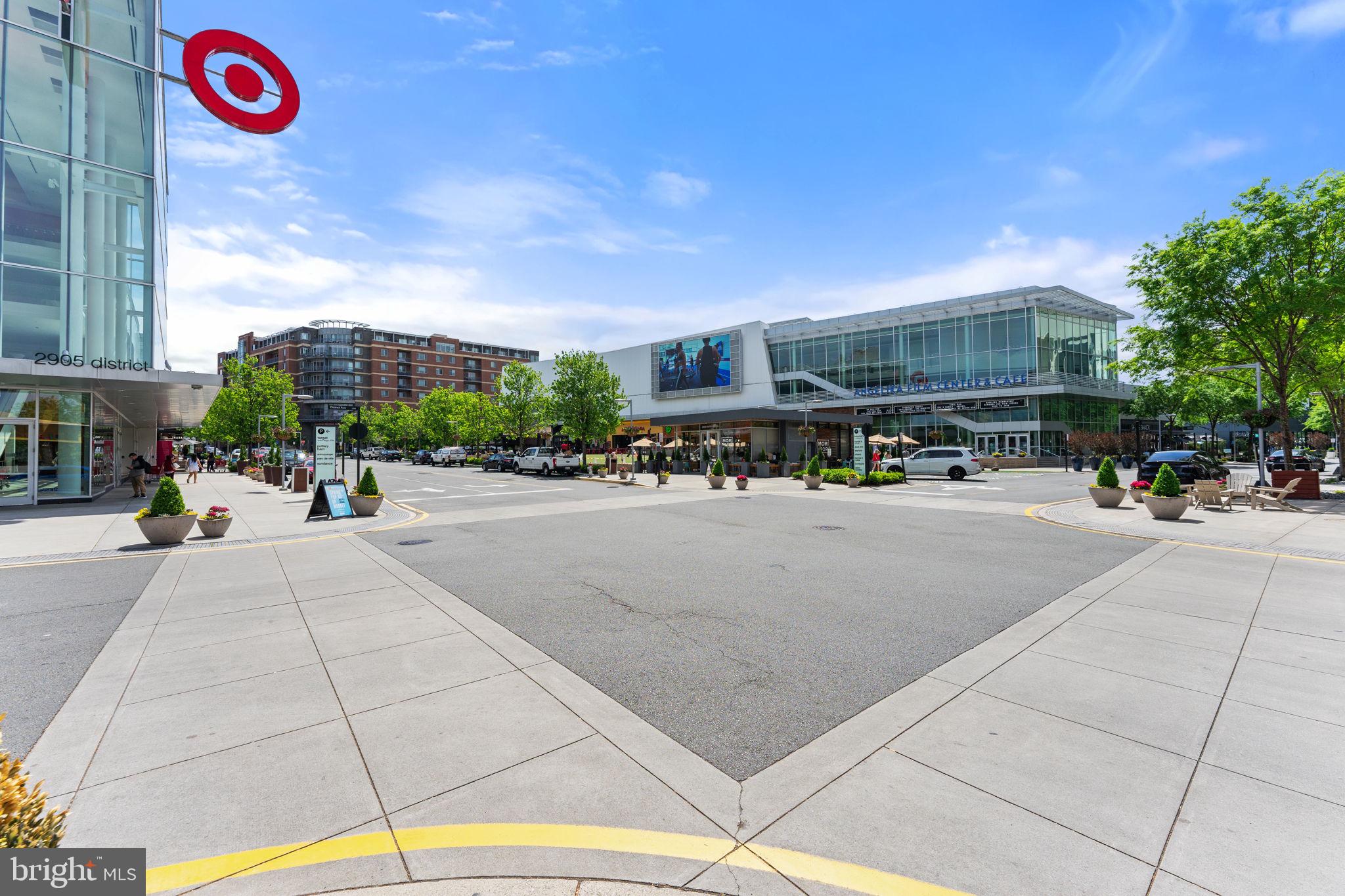 HALSTEAD AT THE METRO - Residential