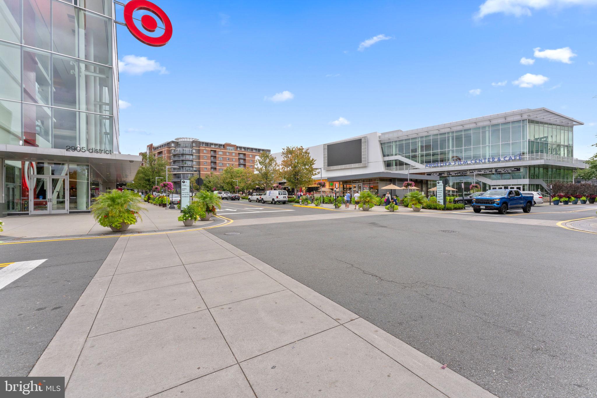 HALSTEAD AT THE METRO - Residential