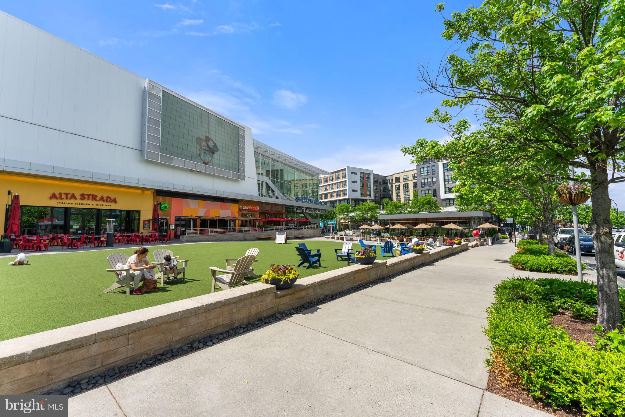 HALSTEAD AT THE METRO - Residential