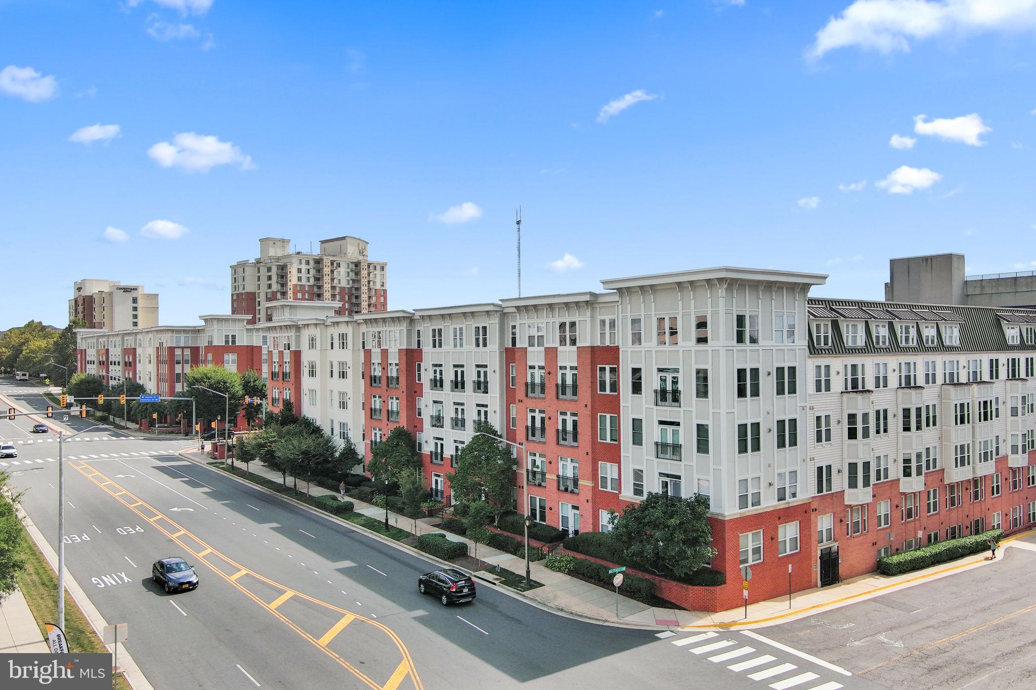 HALSTEAD AT THE METRO - Residential