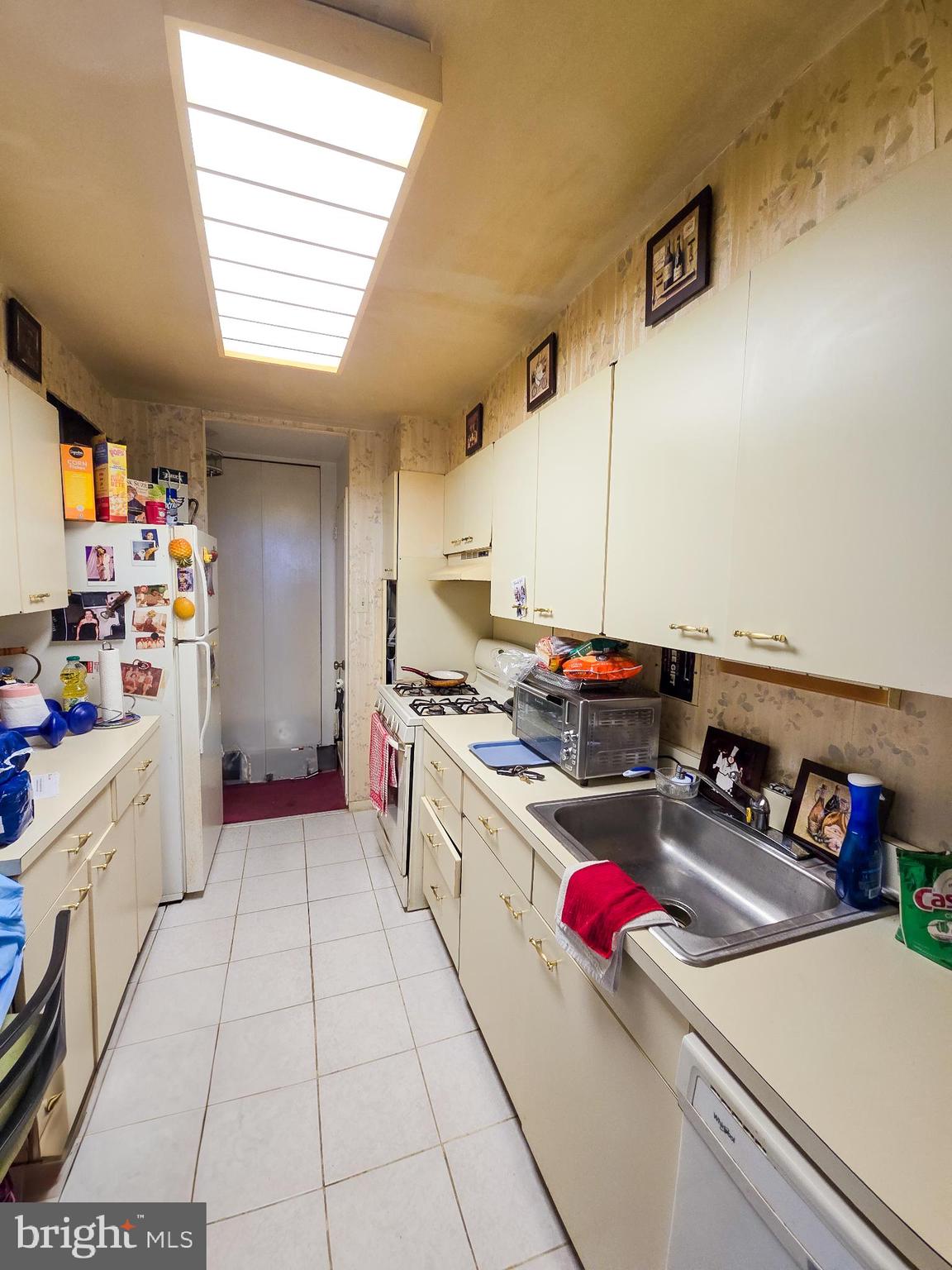 3600 CONSHOHOCKEN AVENUE 00 1804