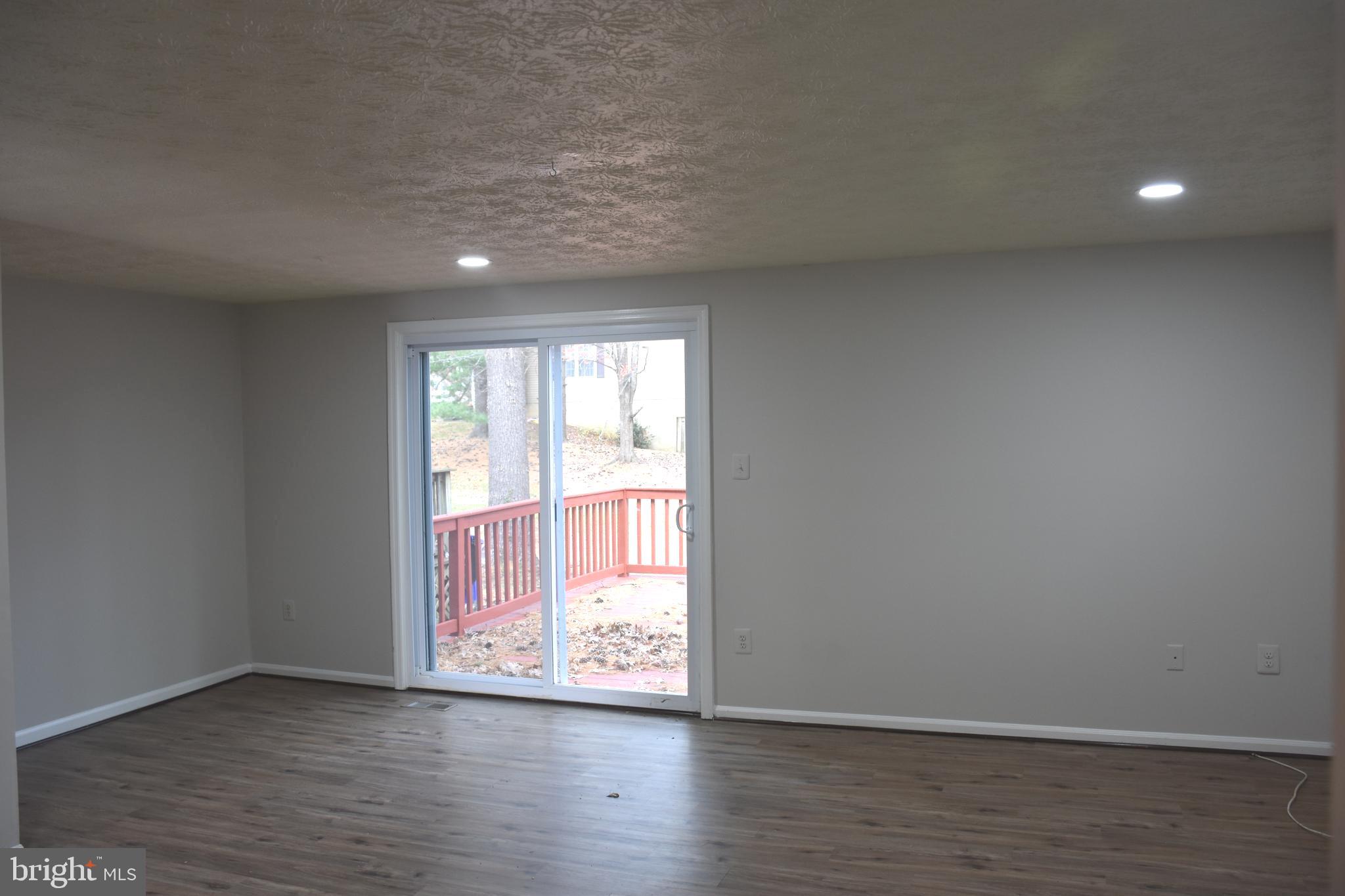 LONG REACH - Residential Lease