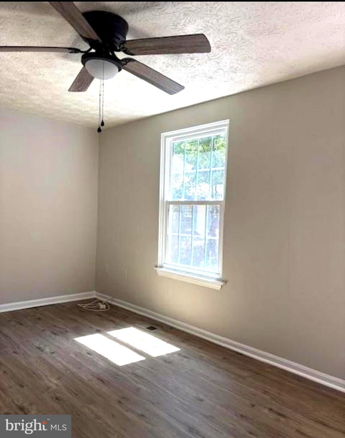 LONG REACH - Residential Lease