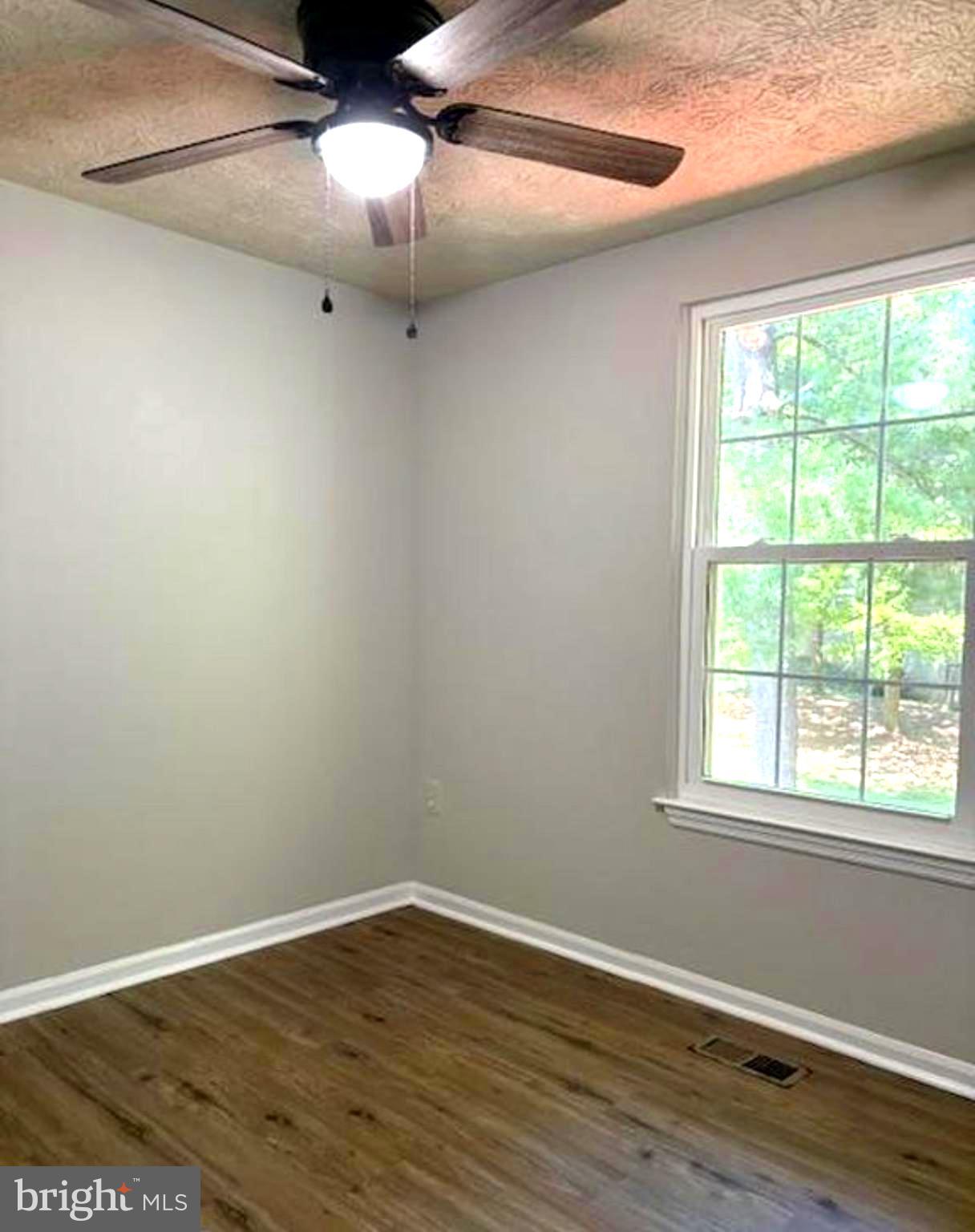 LONG REACH - Residential Lease