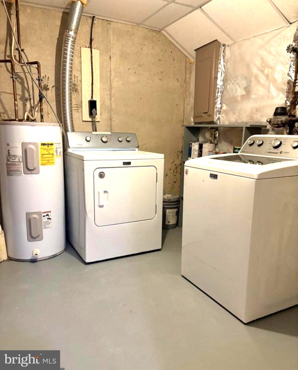 LONG REACH - Residential Lease