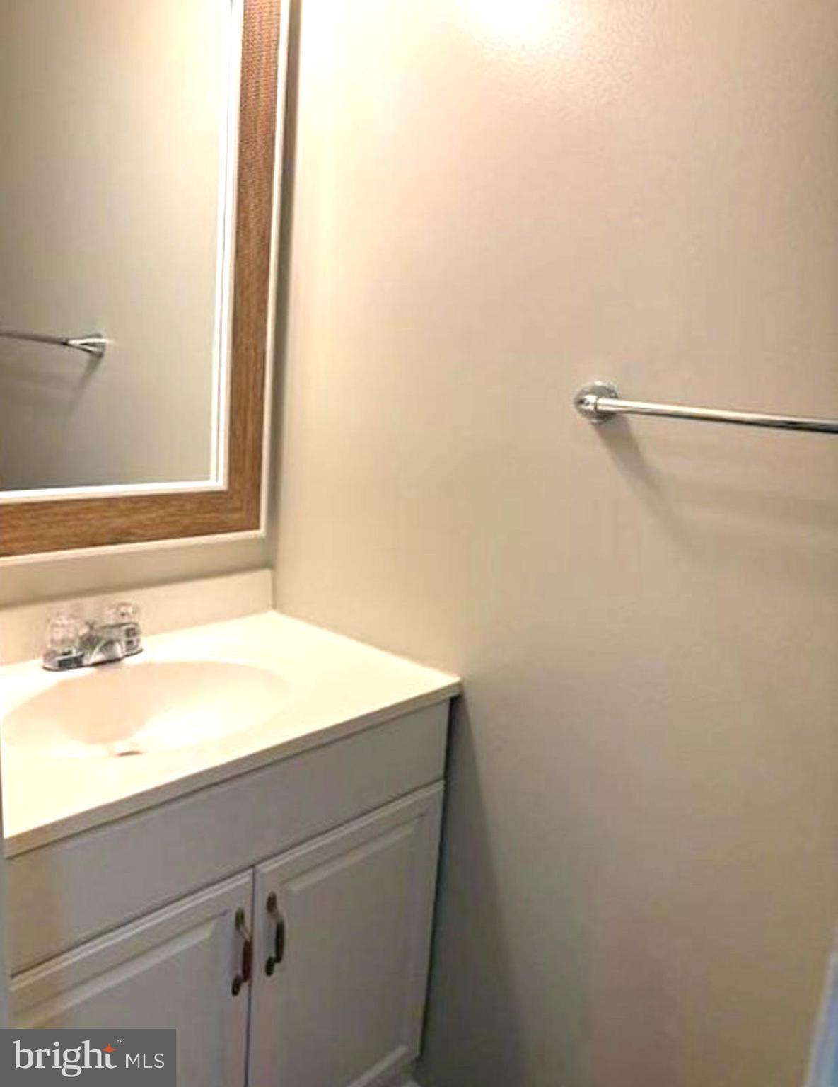 LONG REACH - Residential Lease