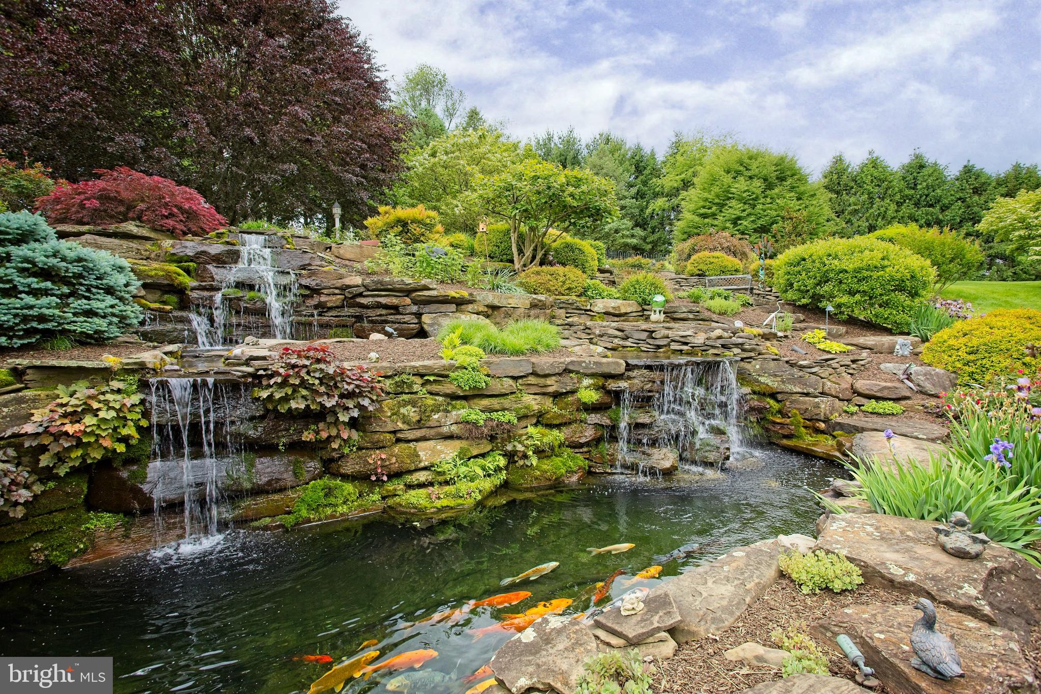 39 WYNDEMERE LAKE DRIVE