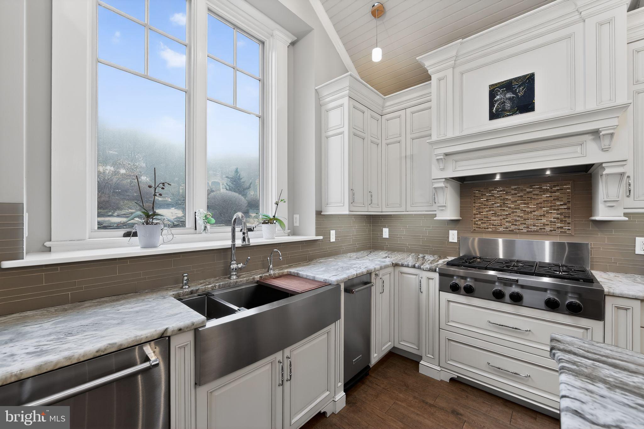 COTSWOLD ESTATES - Residential