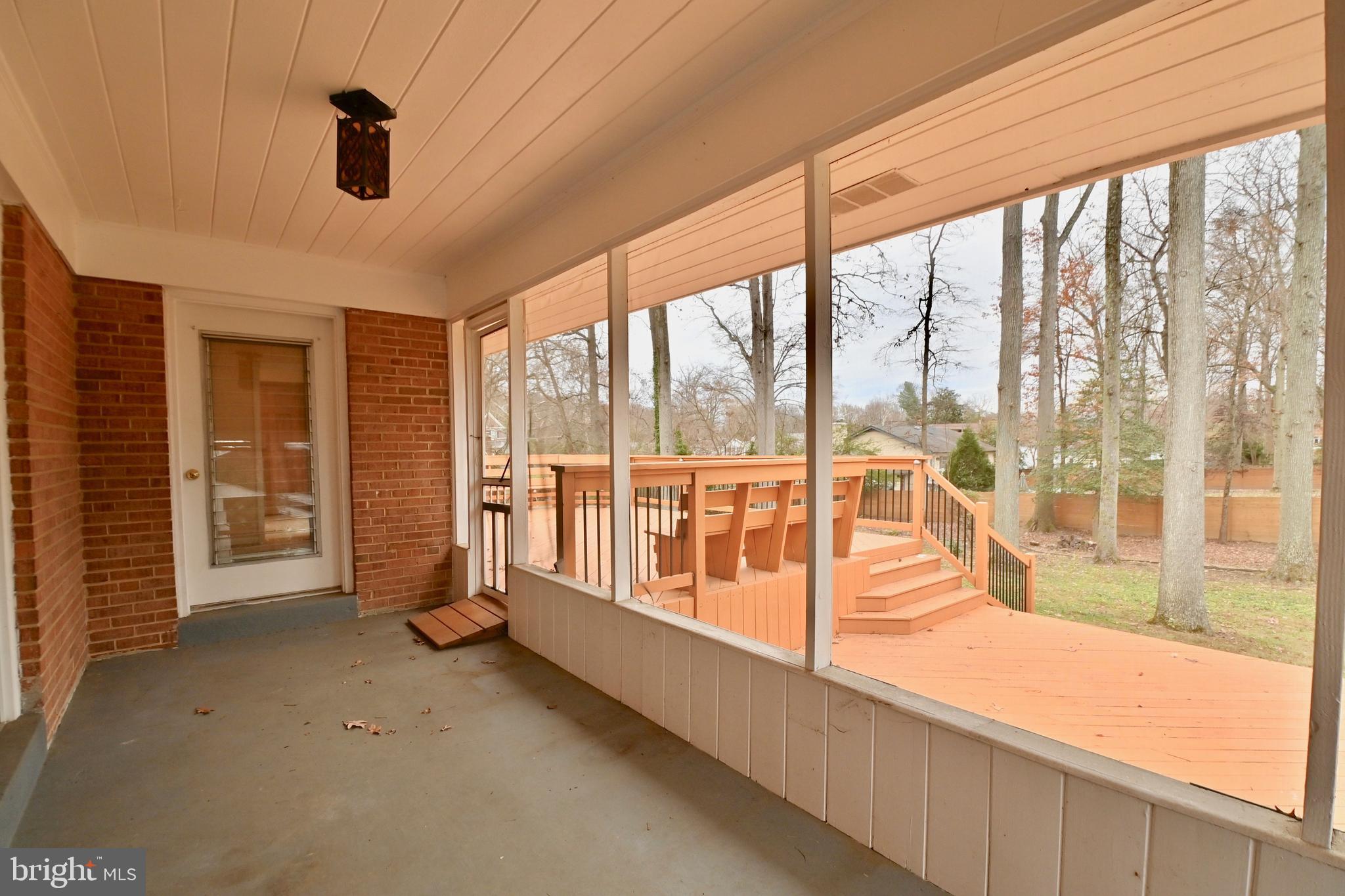 YACHT HAVEN ESTATES - Residential Lease