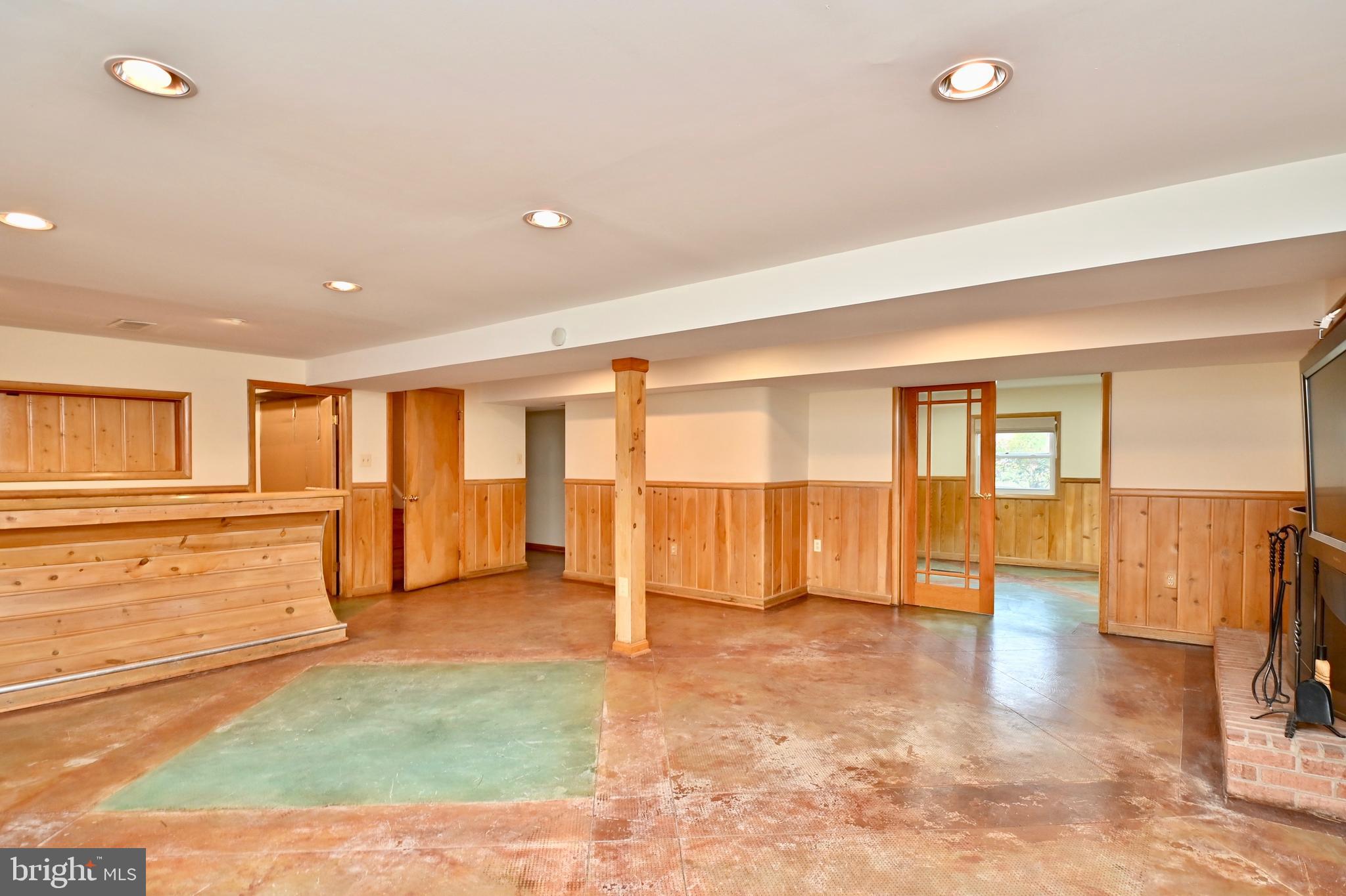 YACHT HAVEN ESTATES - Residential Lease