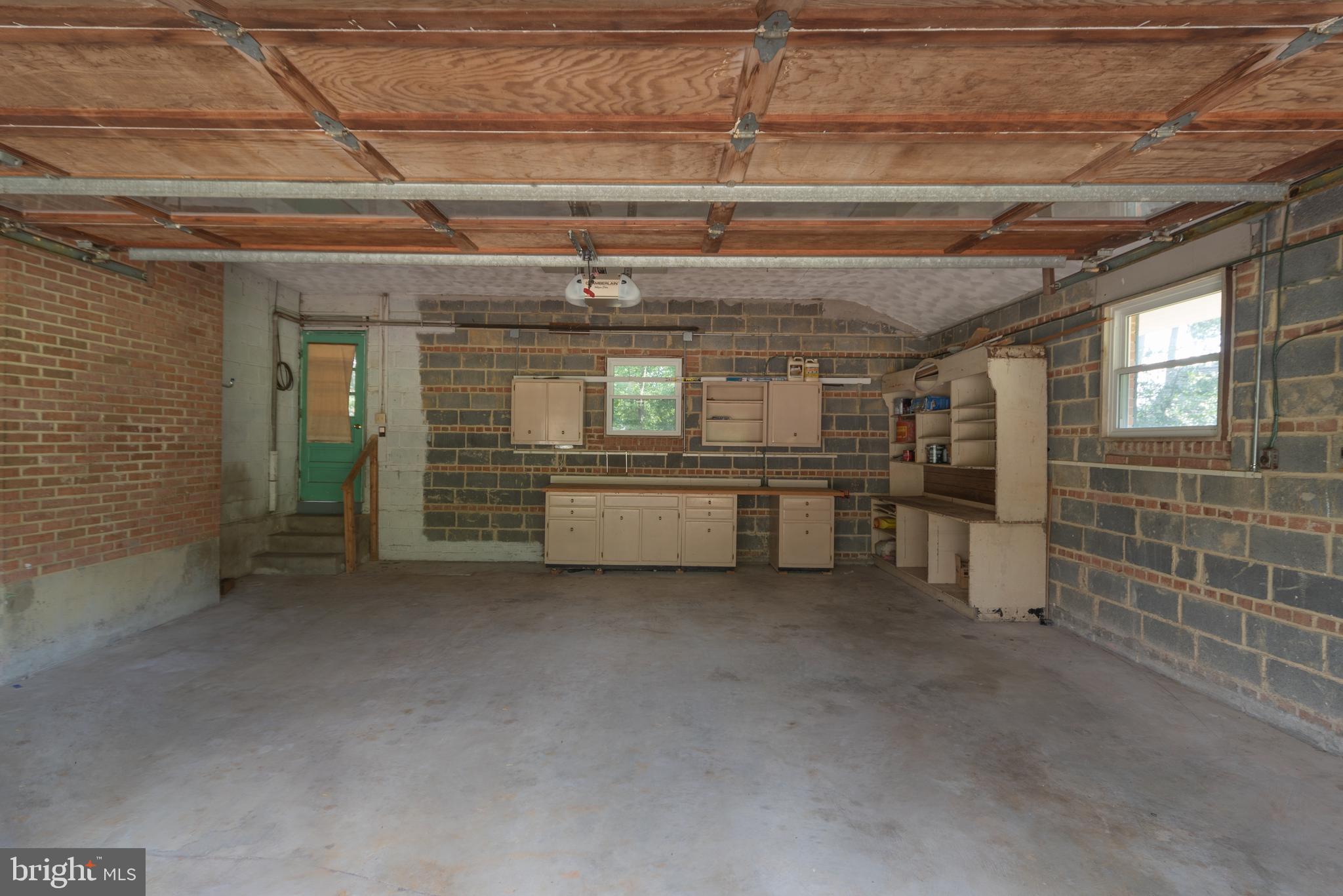 YACHT HAVEN ESTATES - Residential Lease