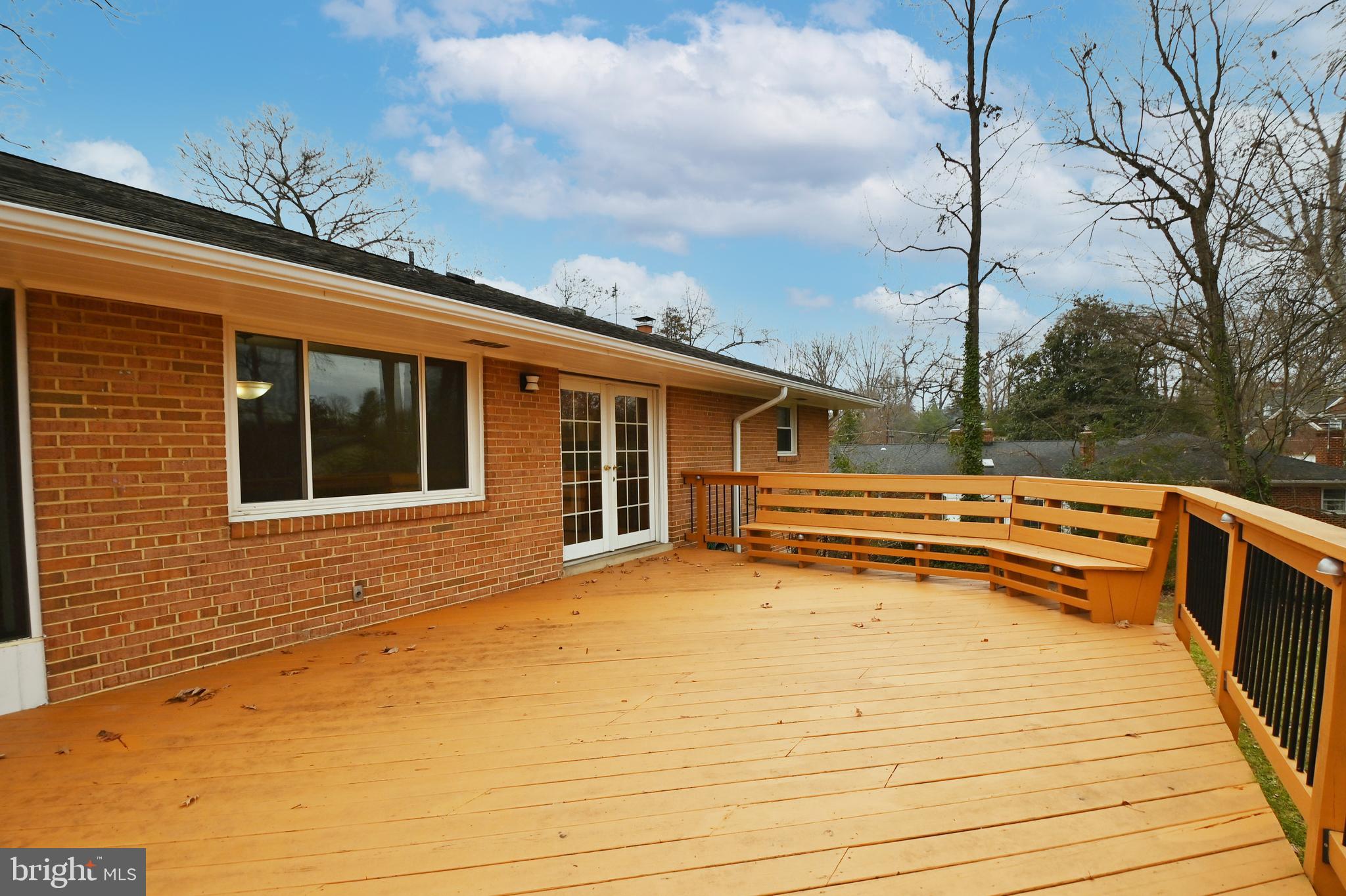 YACHT HAVEN ESTATES - Residential Lease