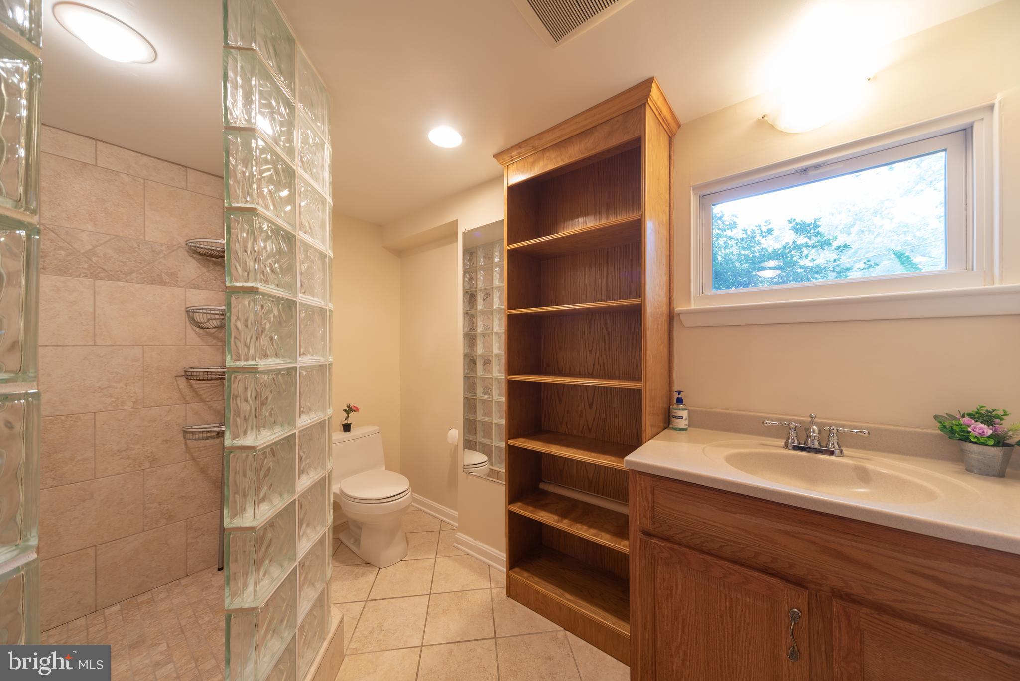 YACHT HAVEN ESTATES - Residential Lease