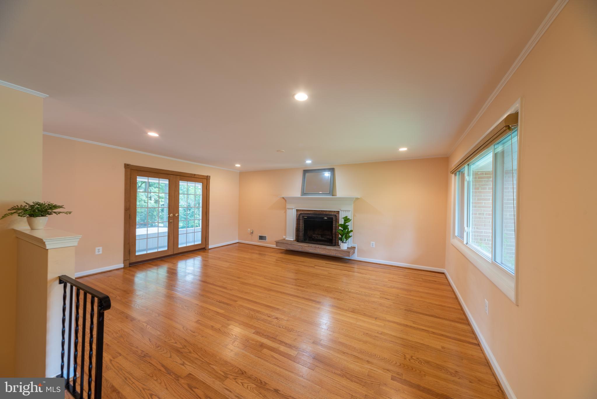 YACHT HAVEN ESTATES - Residential Lease