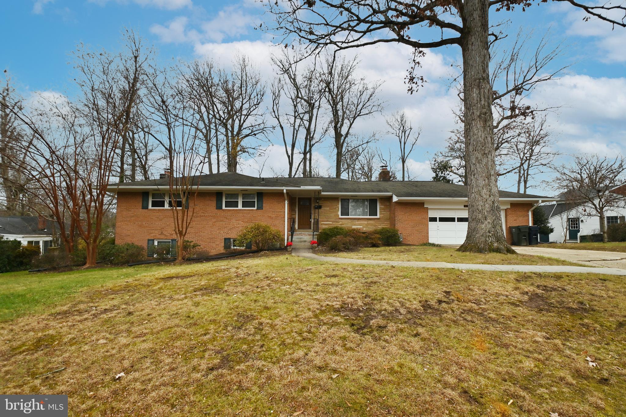 YACHT HAVEN ESTATES - Residential Lease