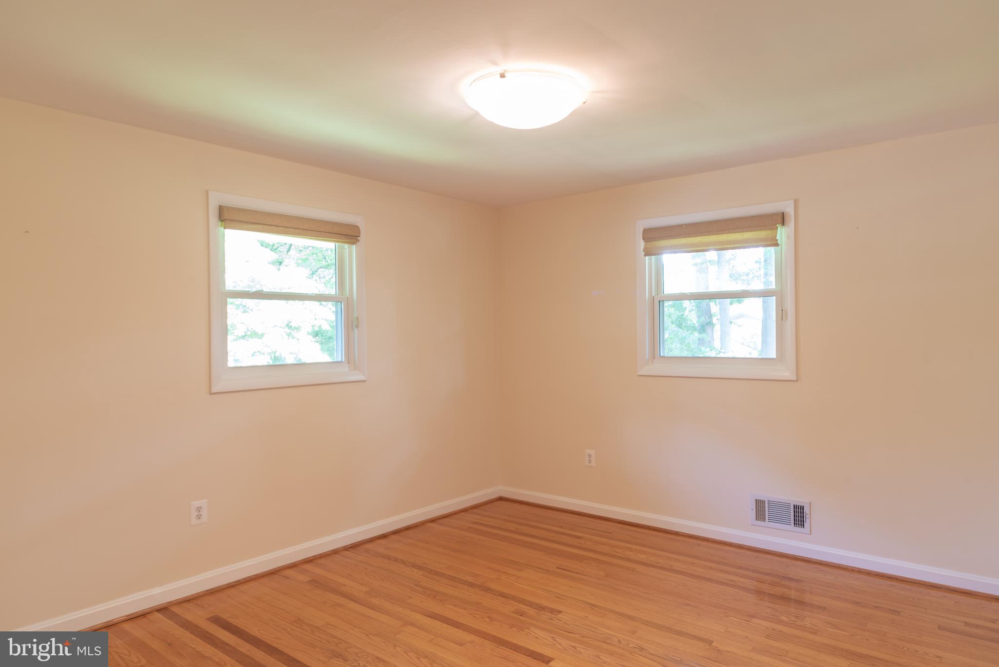 YACHT HAVEN ESTATES - Residential Lease