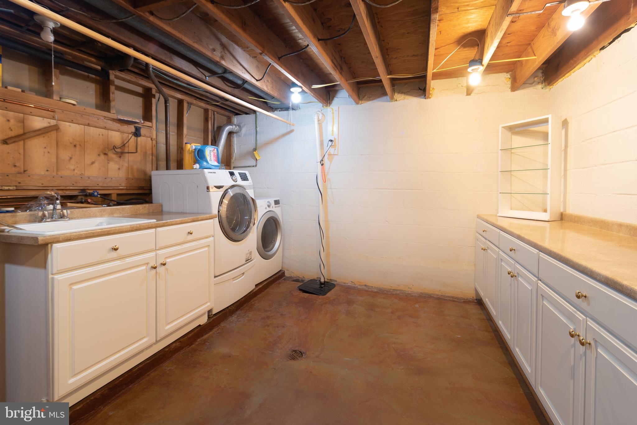 YACHT HAVEN ESTATES - Residential Lease