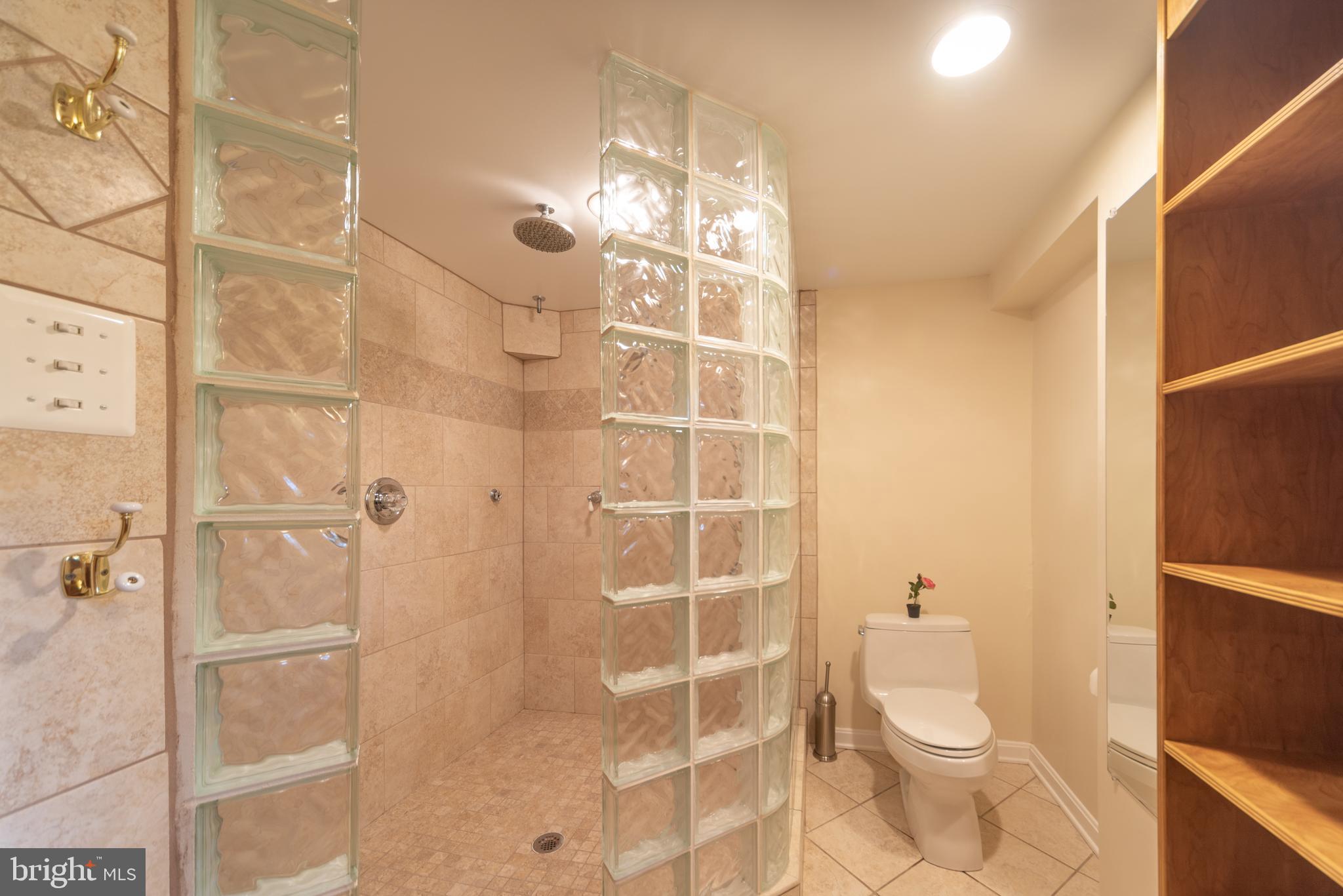 YACHT HAVEN ESTATES - Residential Lease