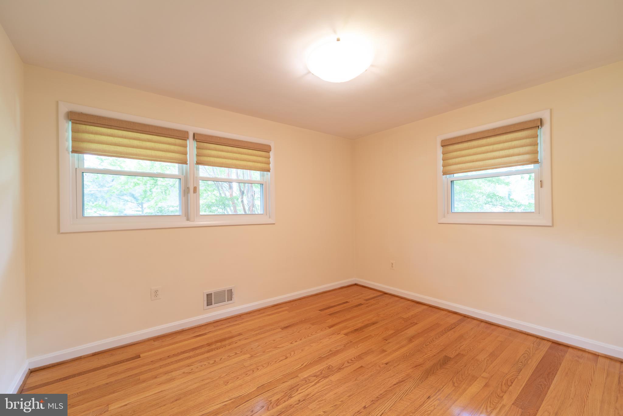 YACHT HAVEN ESTATES - Residential Lease