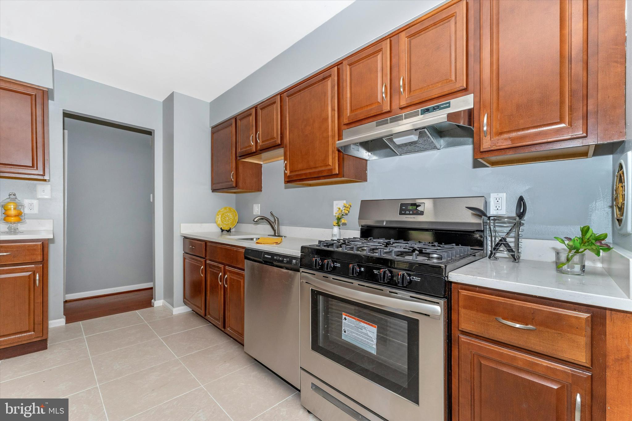 MELWOOD MANOR PLAT TWO> - Residential