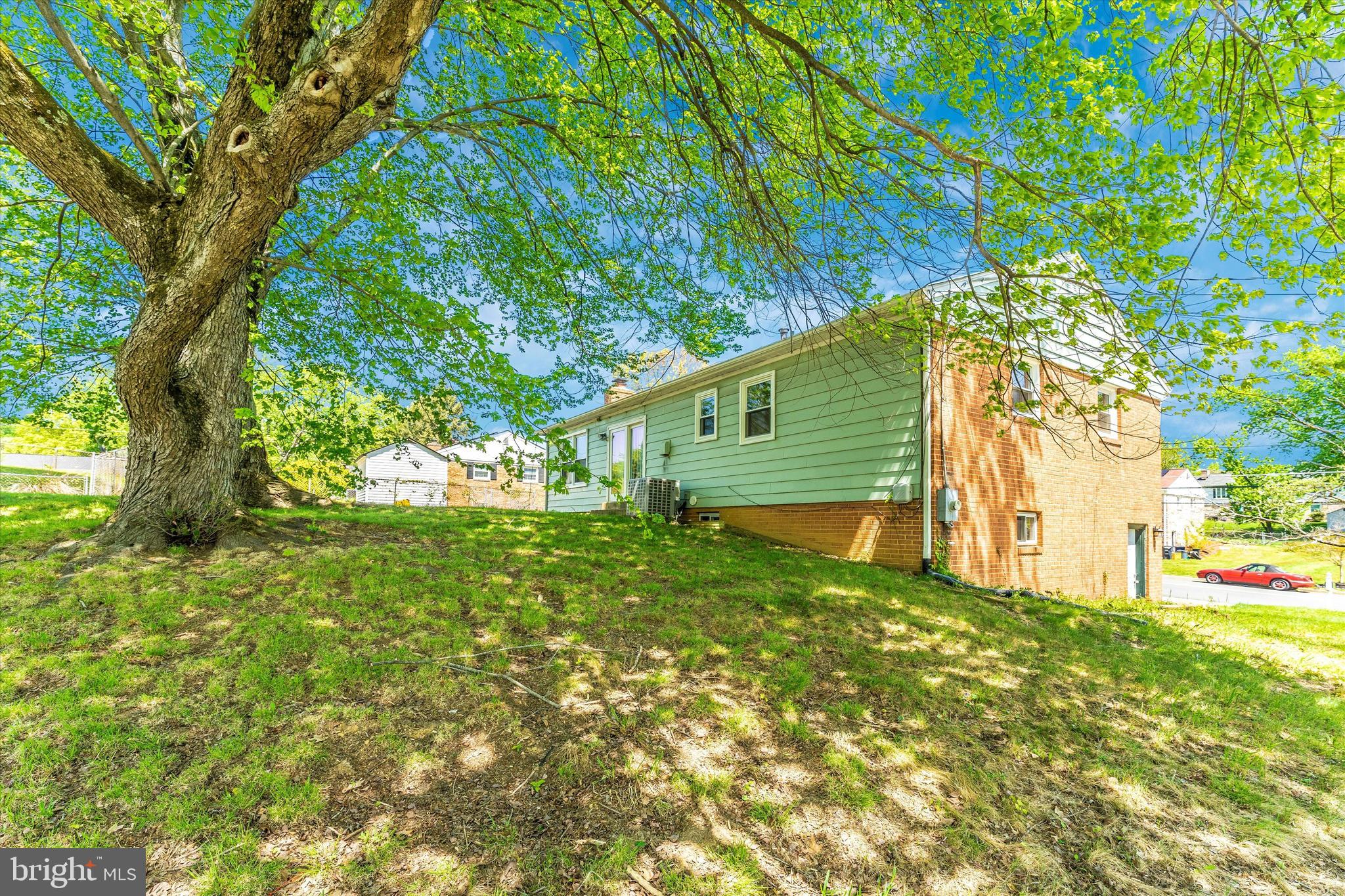 MELWOOD MANOR PLAT TWO> - Residential