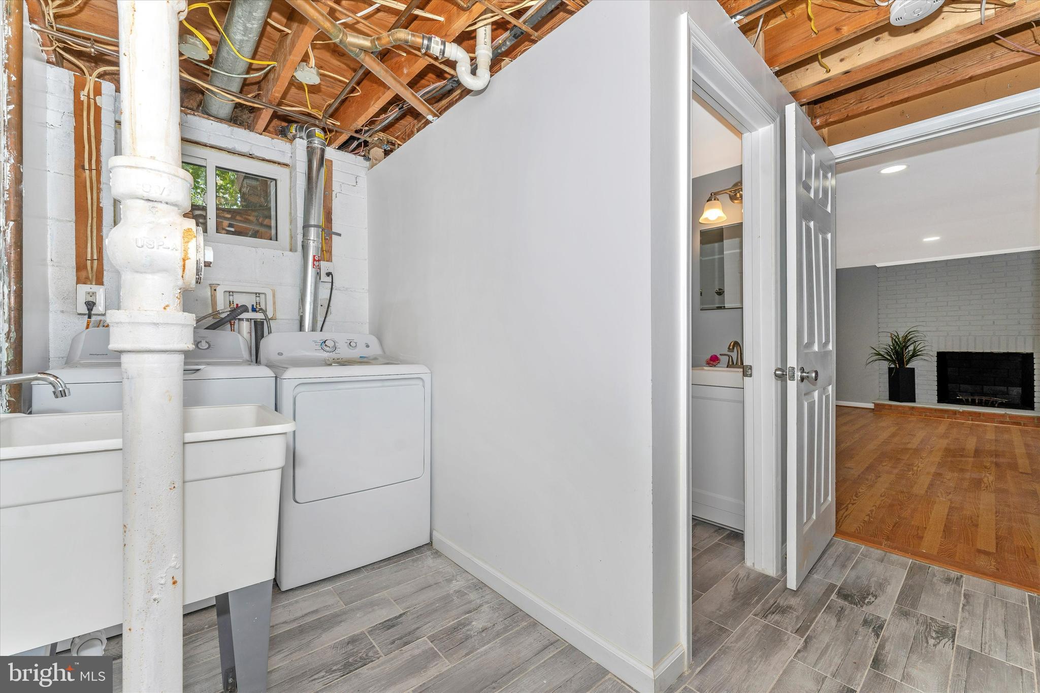 MELWOOD MANOR PLAT TWO> - Residential