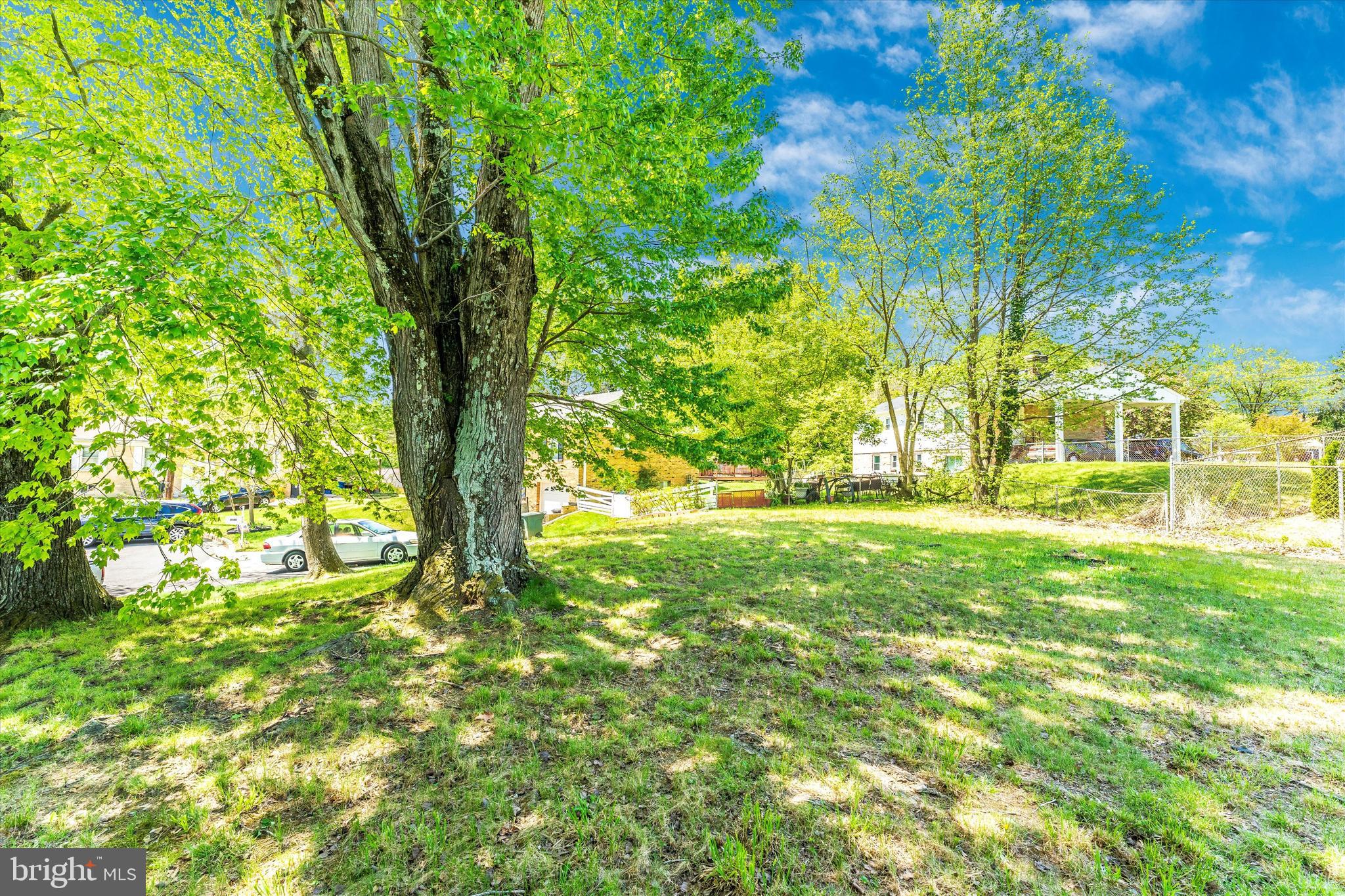 MELWOOD MANOR PLAT TWO> - Residential