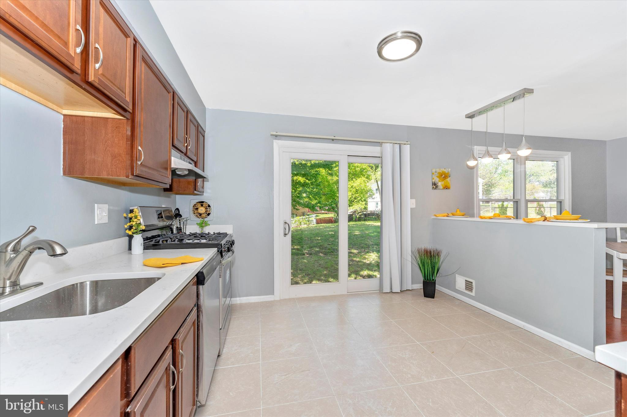 MELWOOD MANOR PLAT TWO> - Residential