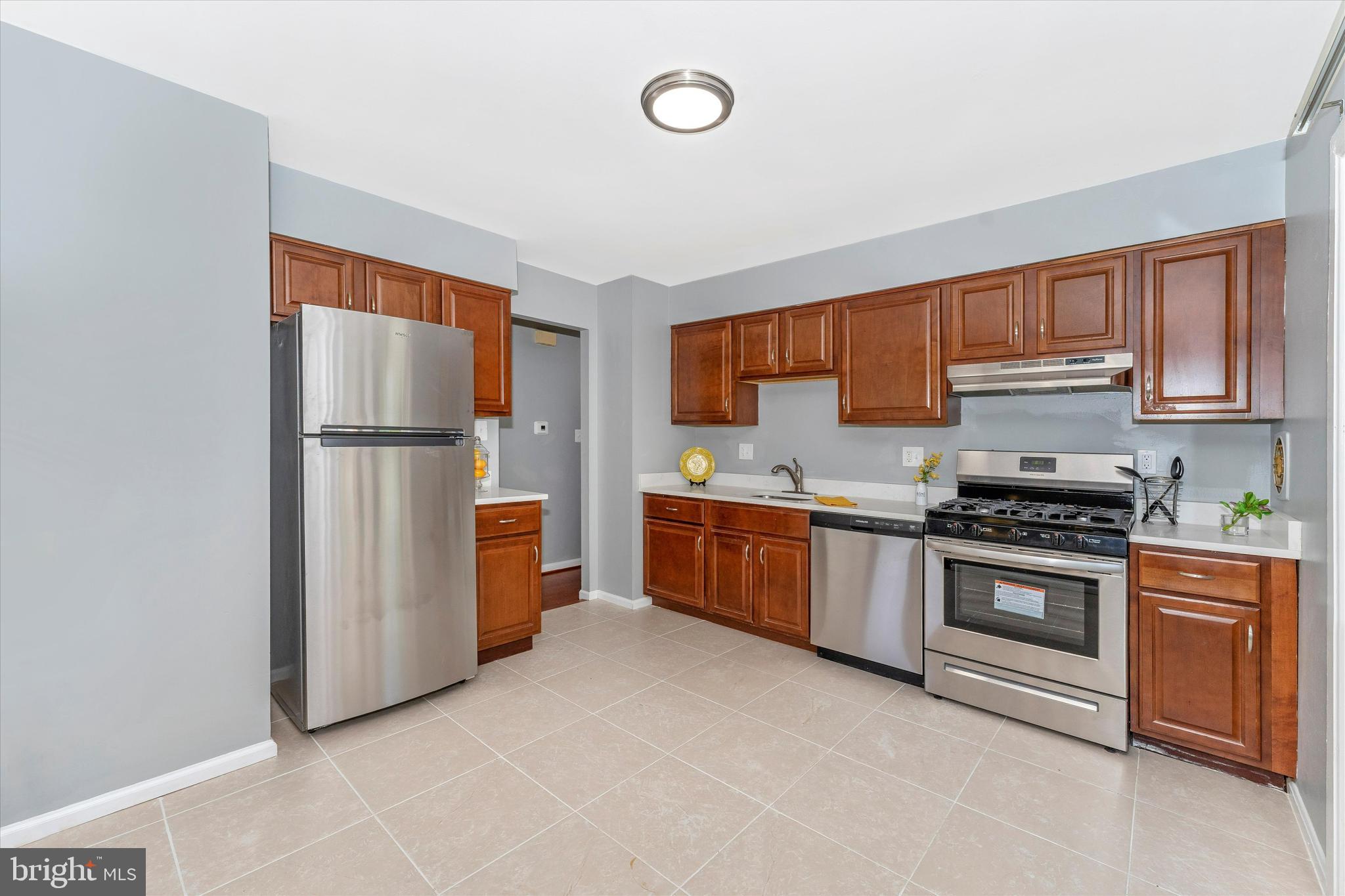 MELWOOD MANOR PLAT TWO> - Residential