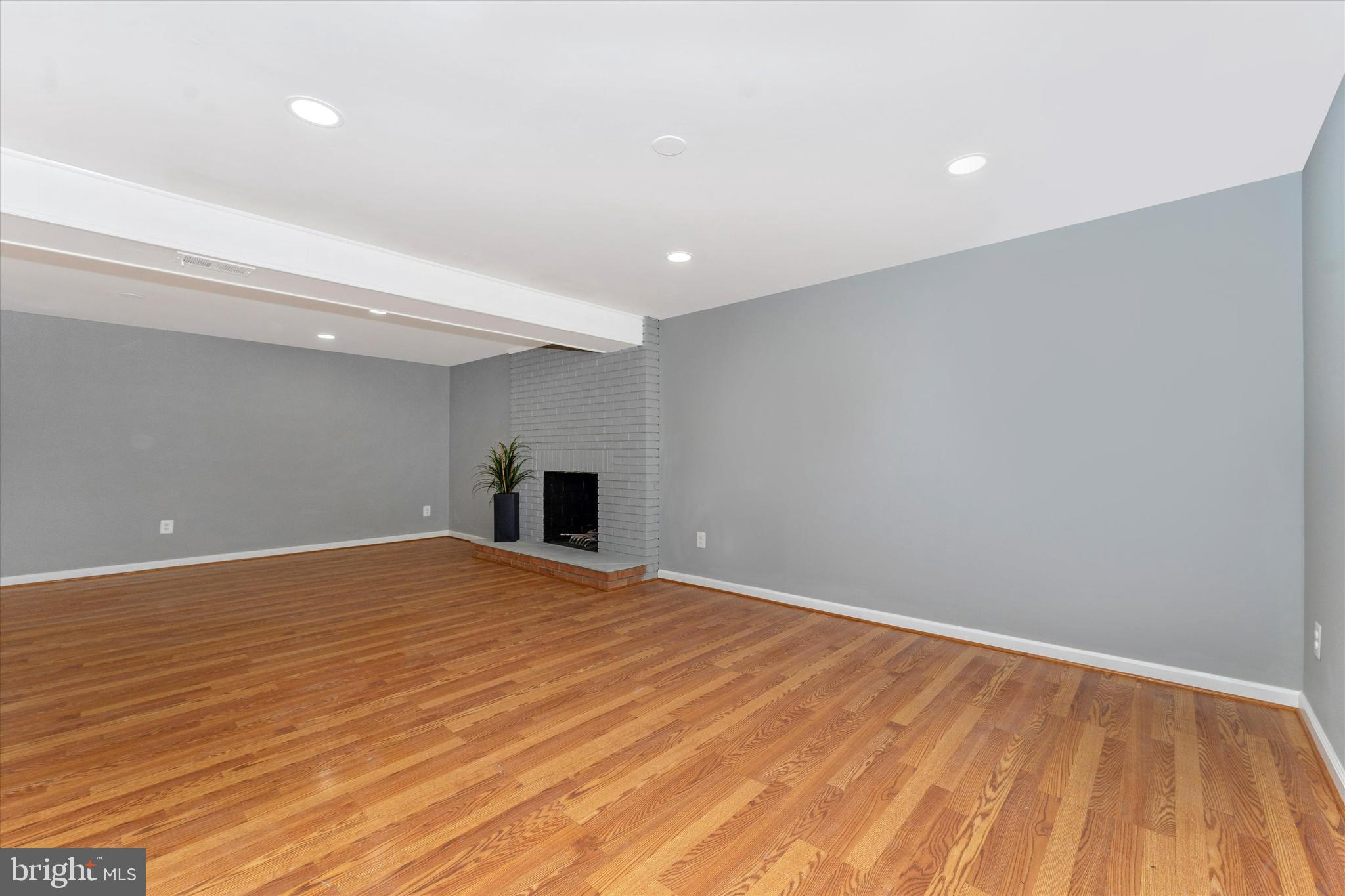 MELWOOD MANOR PLAT TWO> - Residential