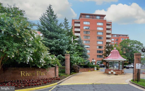 1121 ARLINGTON BLVD APT 520, ARLINGTON, VA 22209 - Image c548372de06fb4996bdea461e80f49b1/3959629213