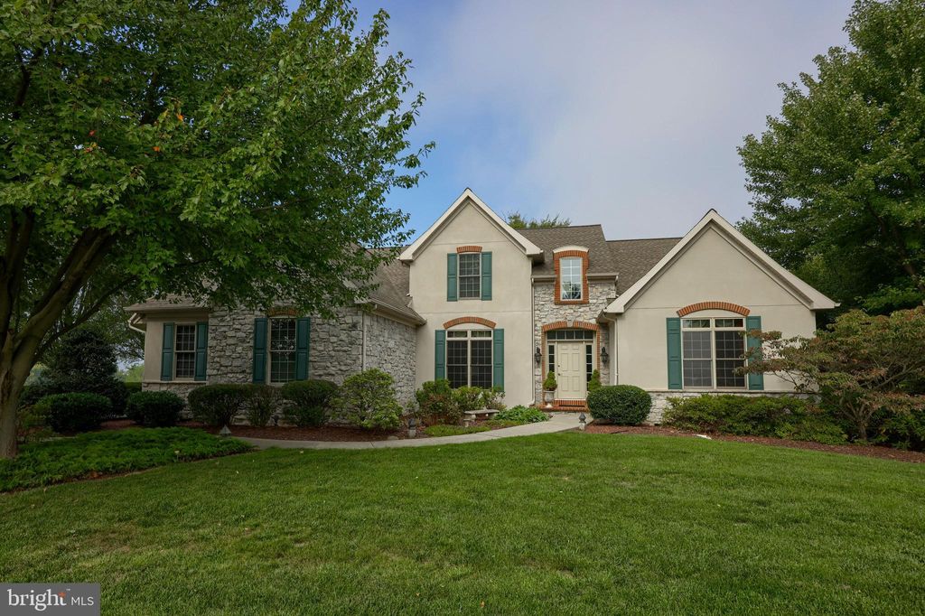 Photo of 2171 Lois Lane, Lancaster, PA 17601 (MLS # PALA2057986)