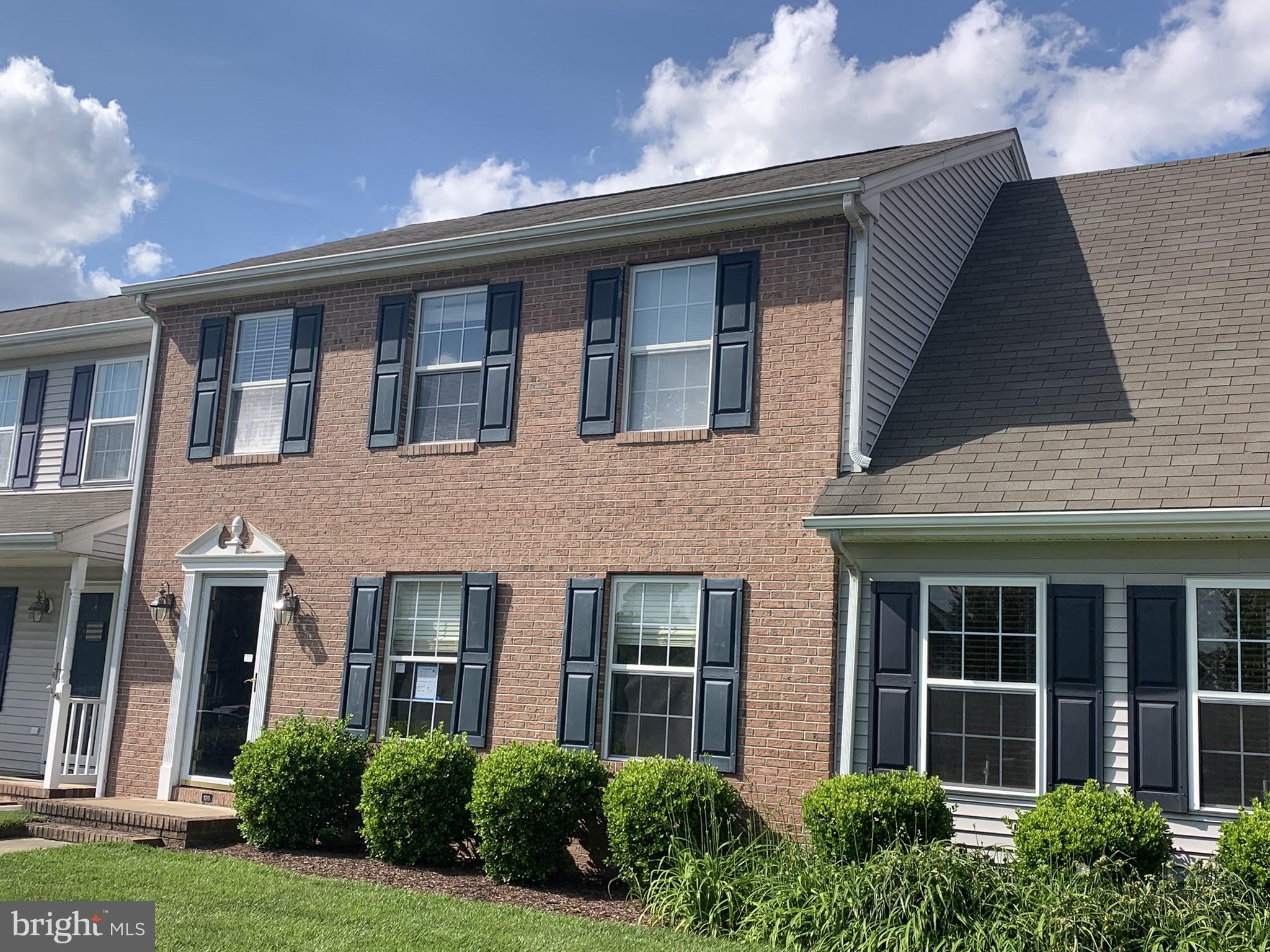 1011 ZIRCON COURT