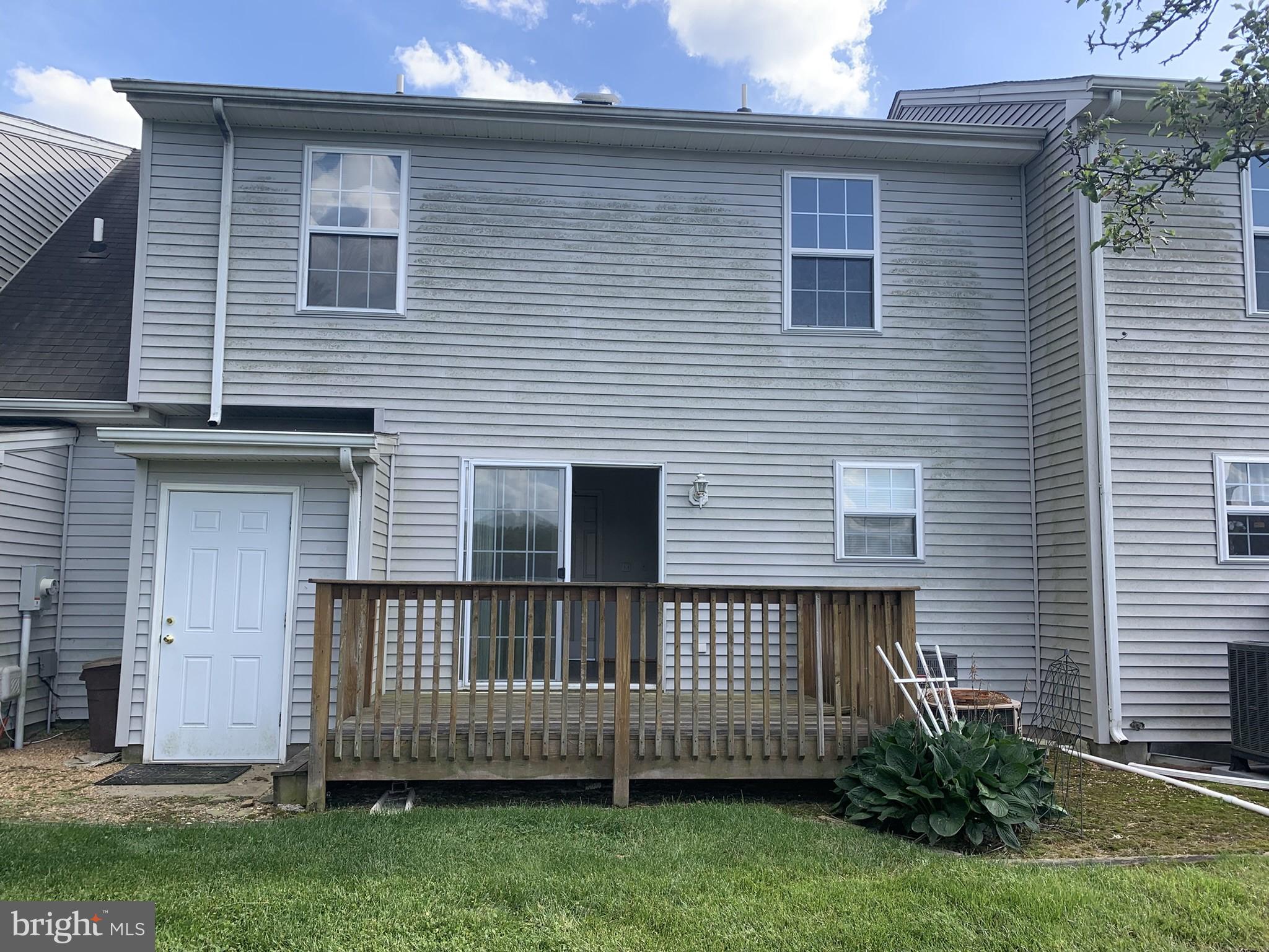 1011 ZIRCON COURT
