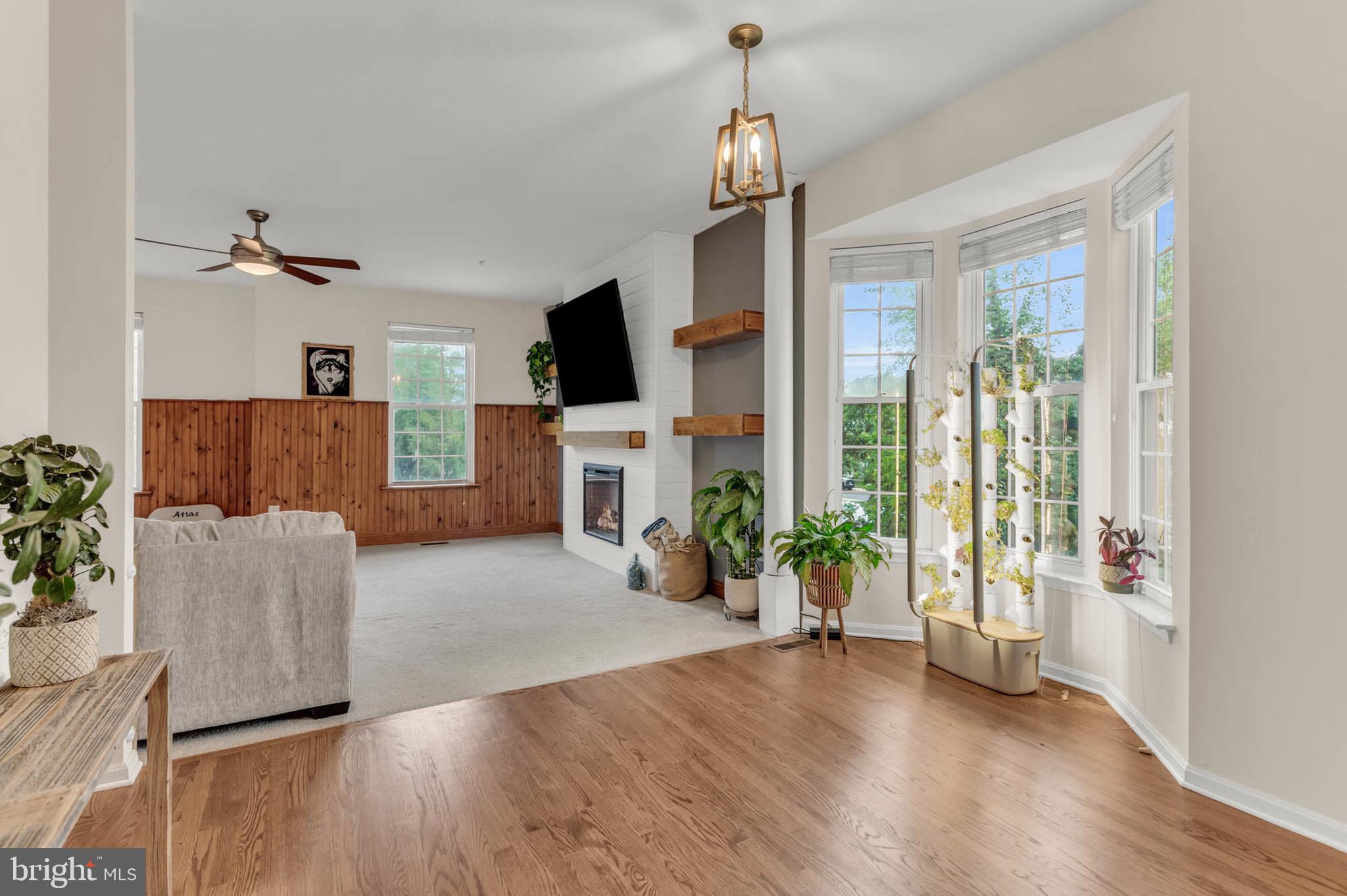 RIVER OAKS - Residential Lease