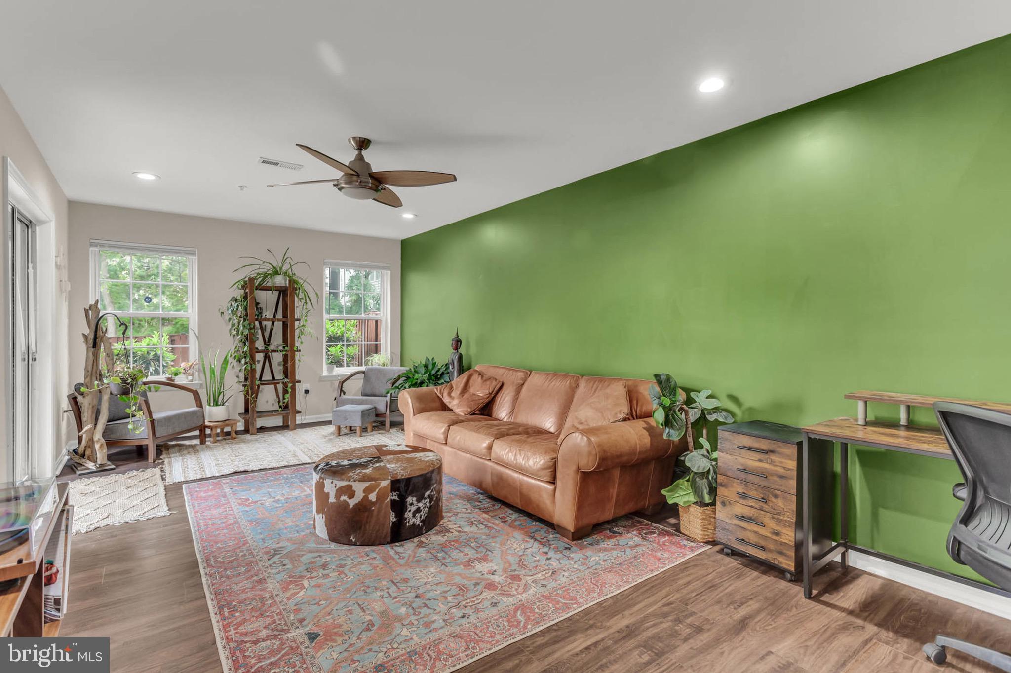 RIVER OAKS - Residential Lease