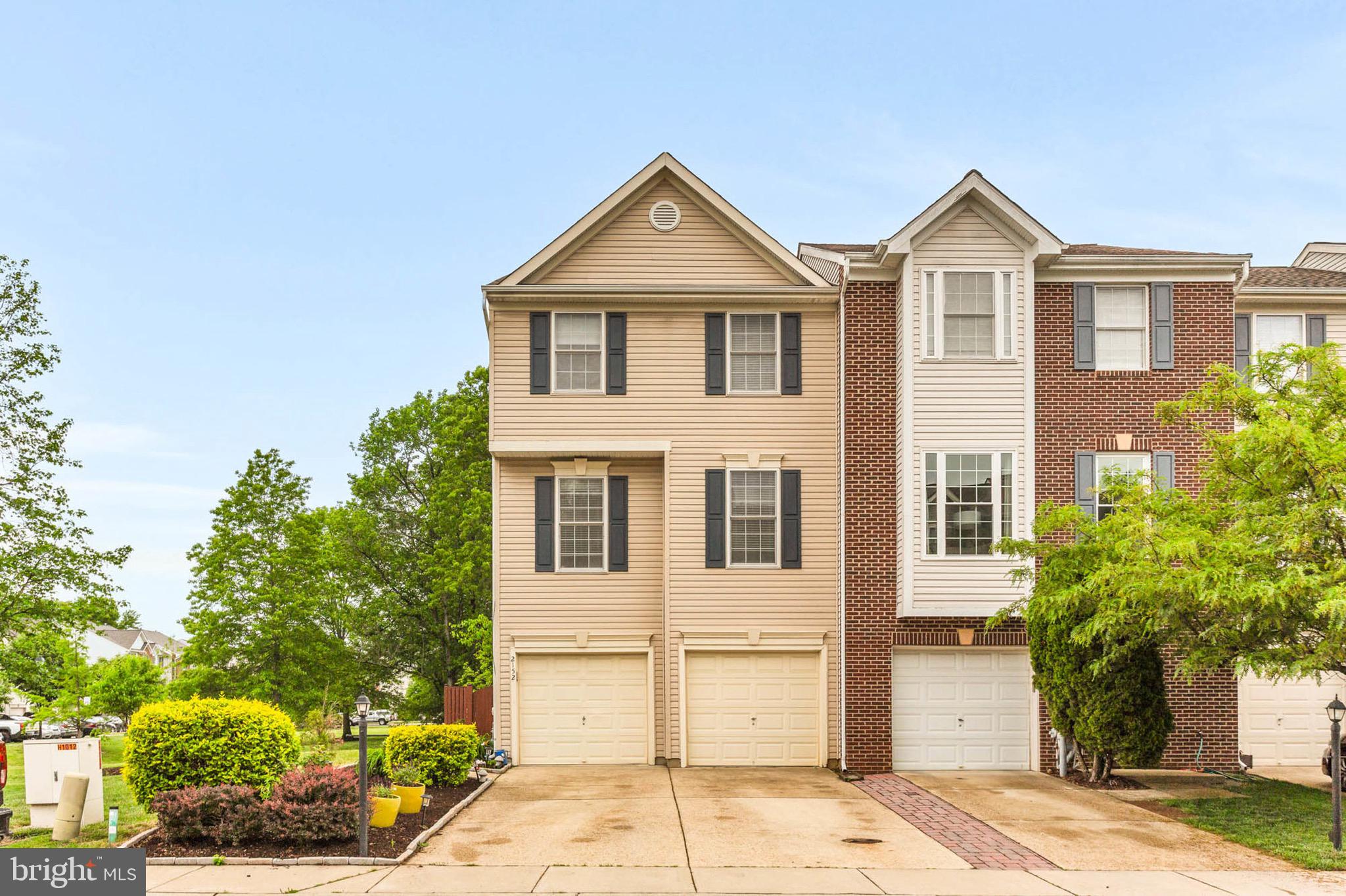 RIVER OAKS - Residential Lease