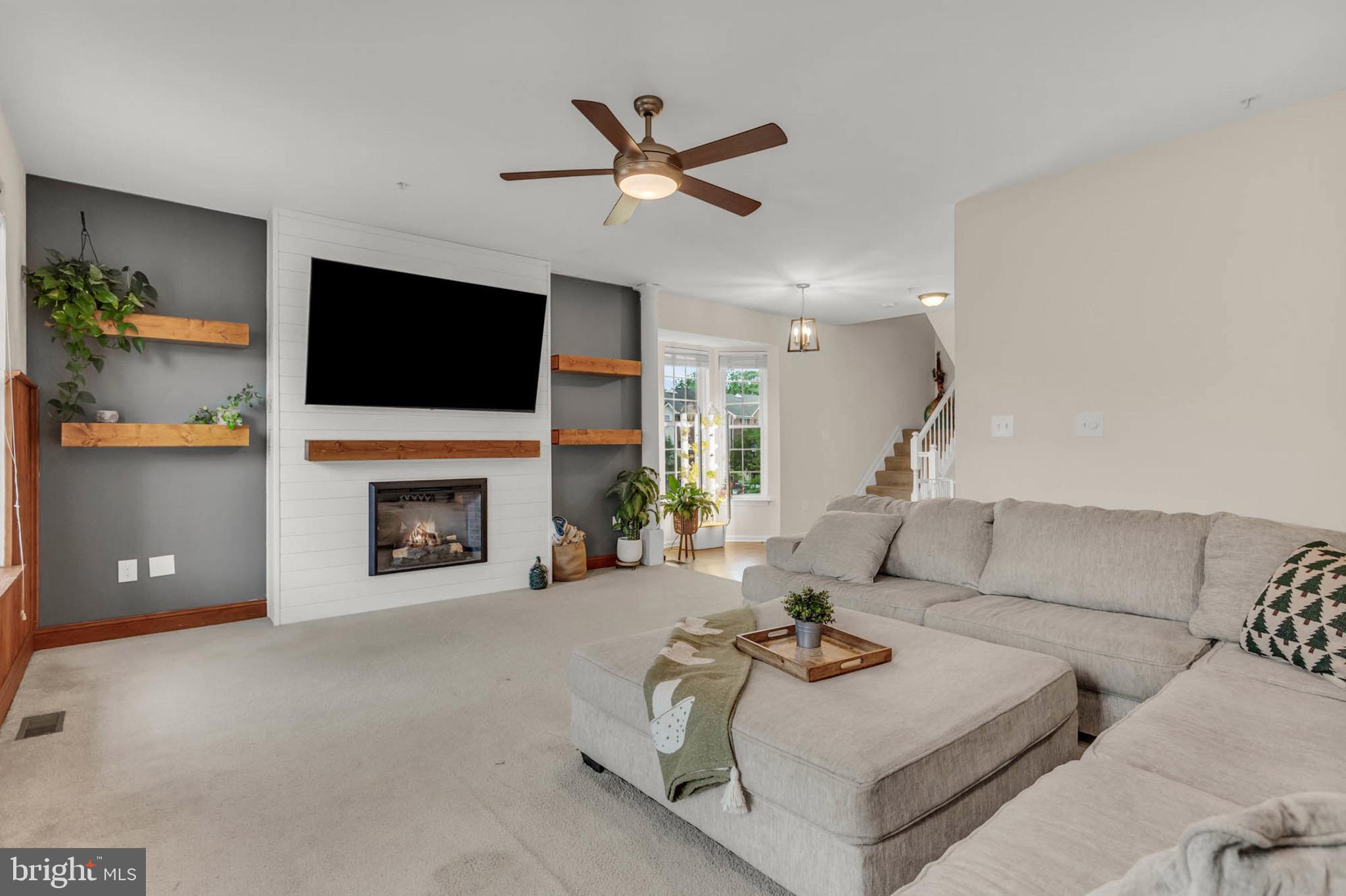 RIVER OAKS - Residential Lease