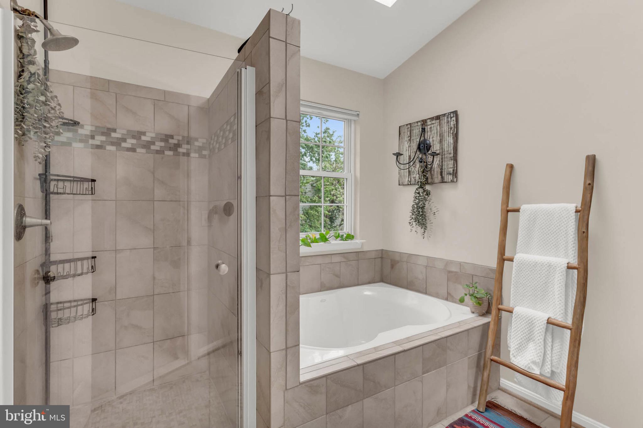 RIVER OAKS - Residential Lease